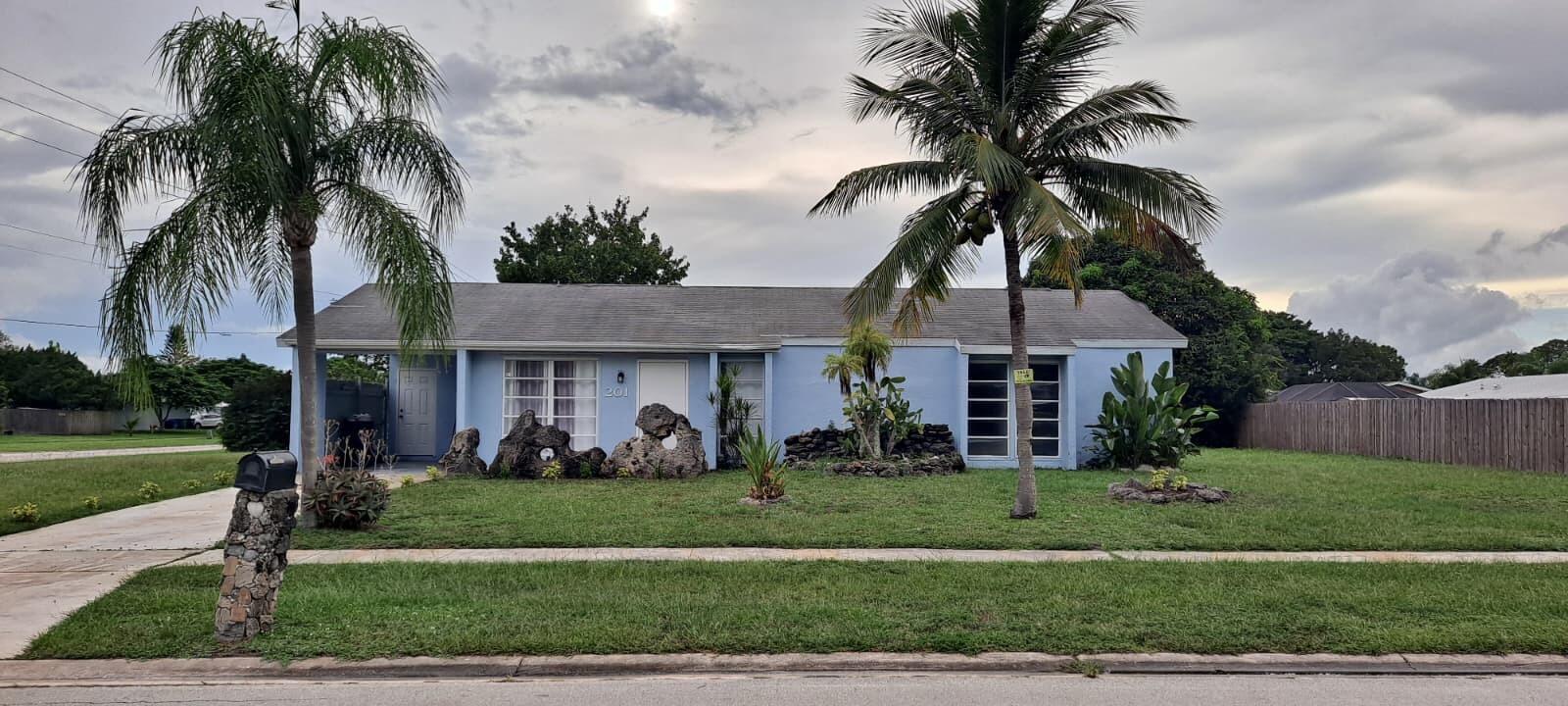 201 NE Solida Cir