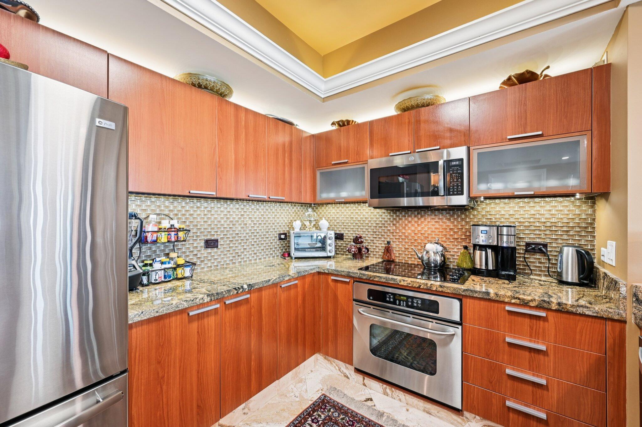 2640 Lake Shr Dr #1510 Riviera Beach, FL 33404