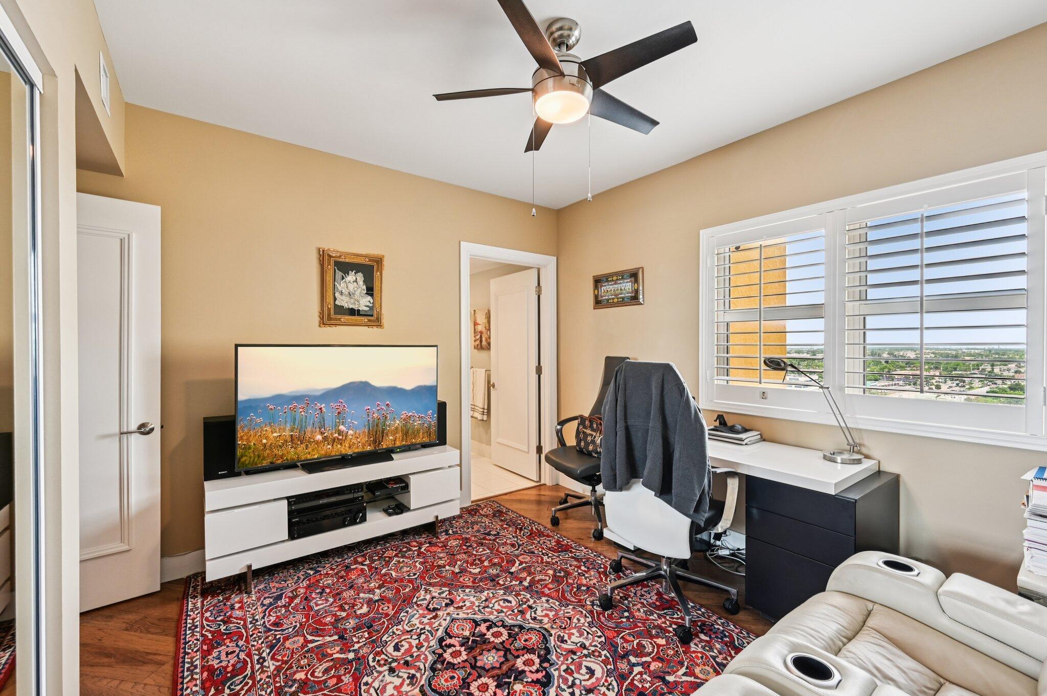 2640 Lake Shr Dr #1510 Riviera Beach, FL 33404