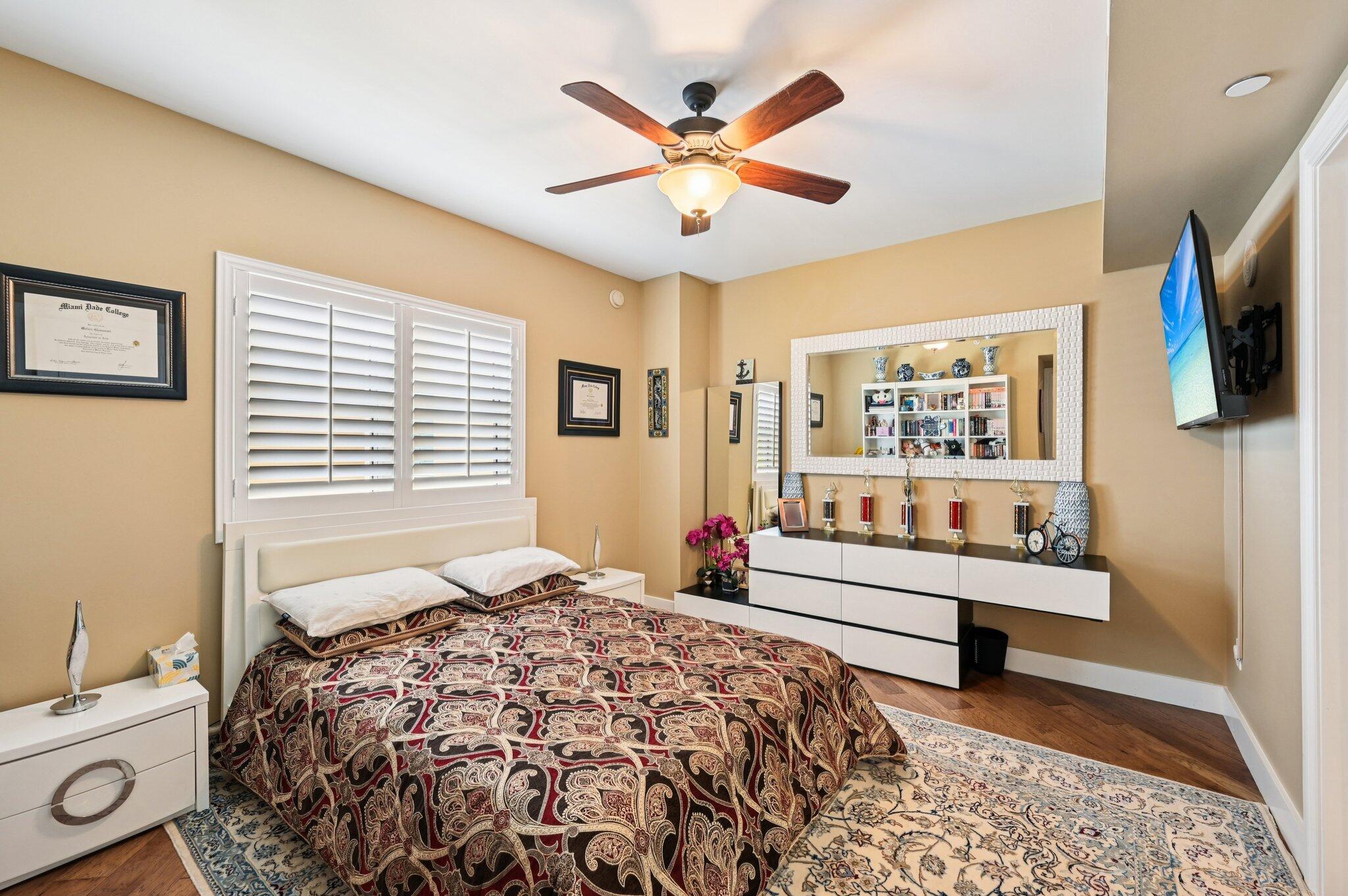 2640 Lake Shr Dr #1510 Riviera Beach, FL 33404