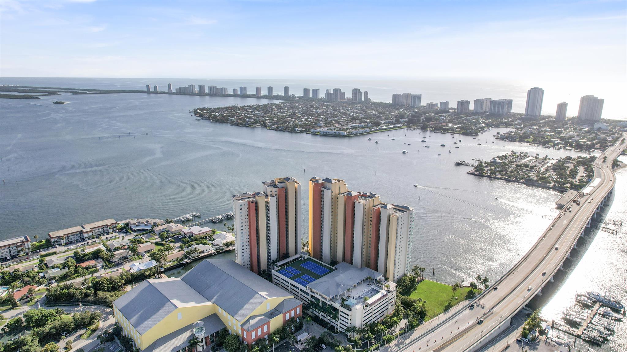 2640 Lake Shr Dr #1510 Riviera Beach, FL 33404