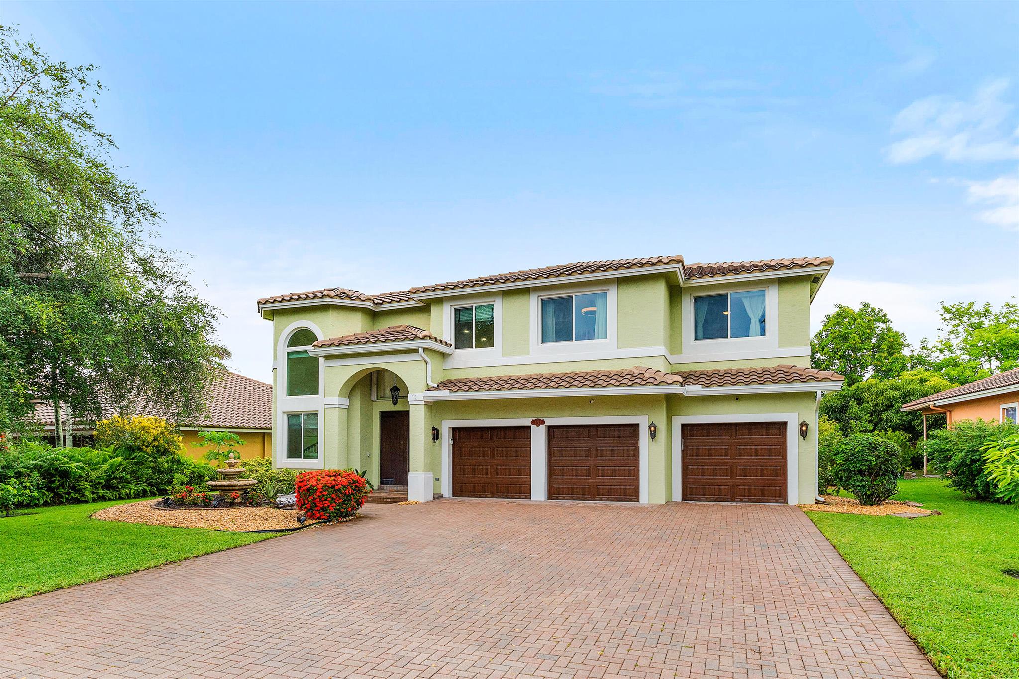 5783 NW 48th Ct