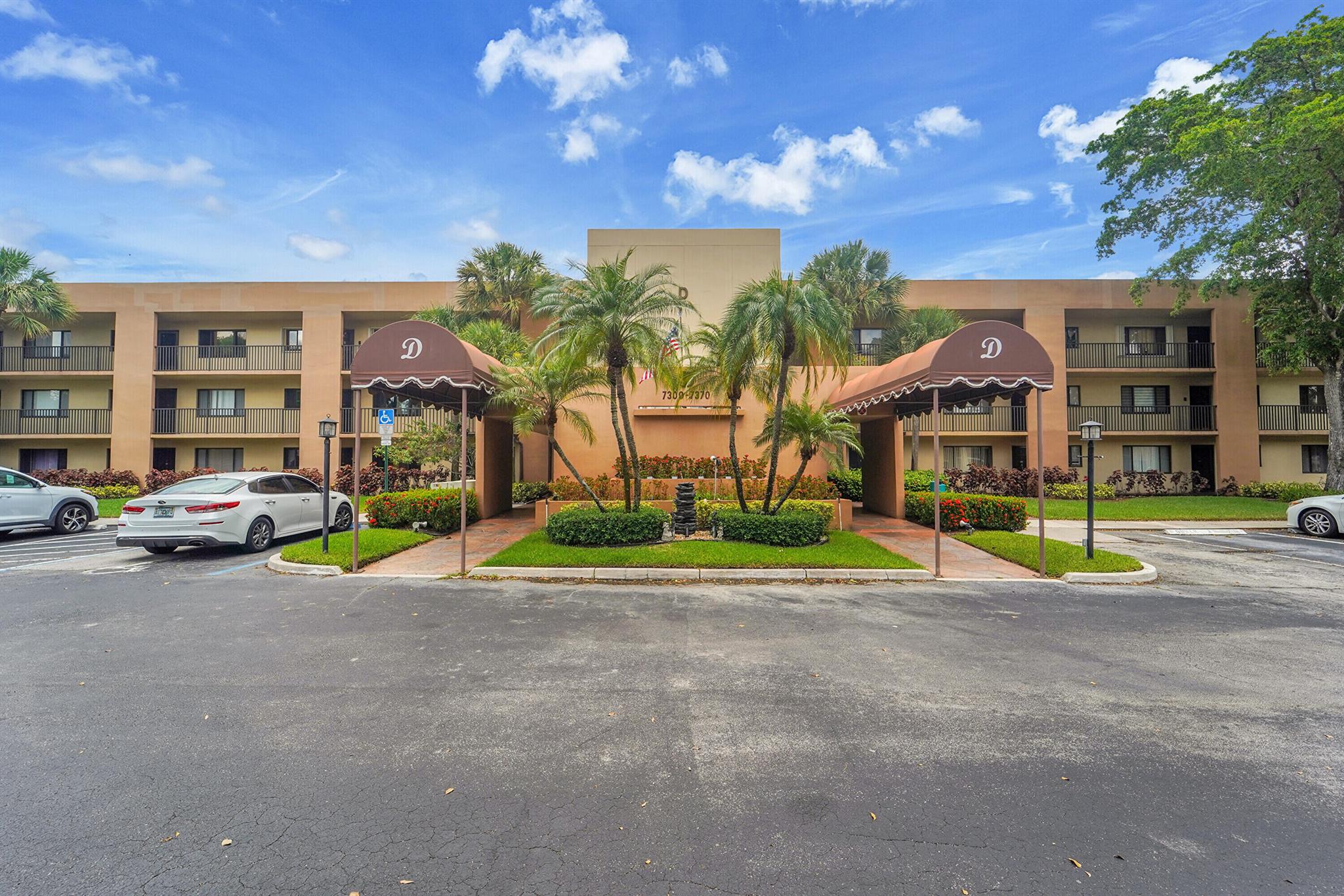 7342 Ashmont Cir #203