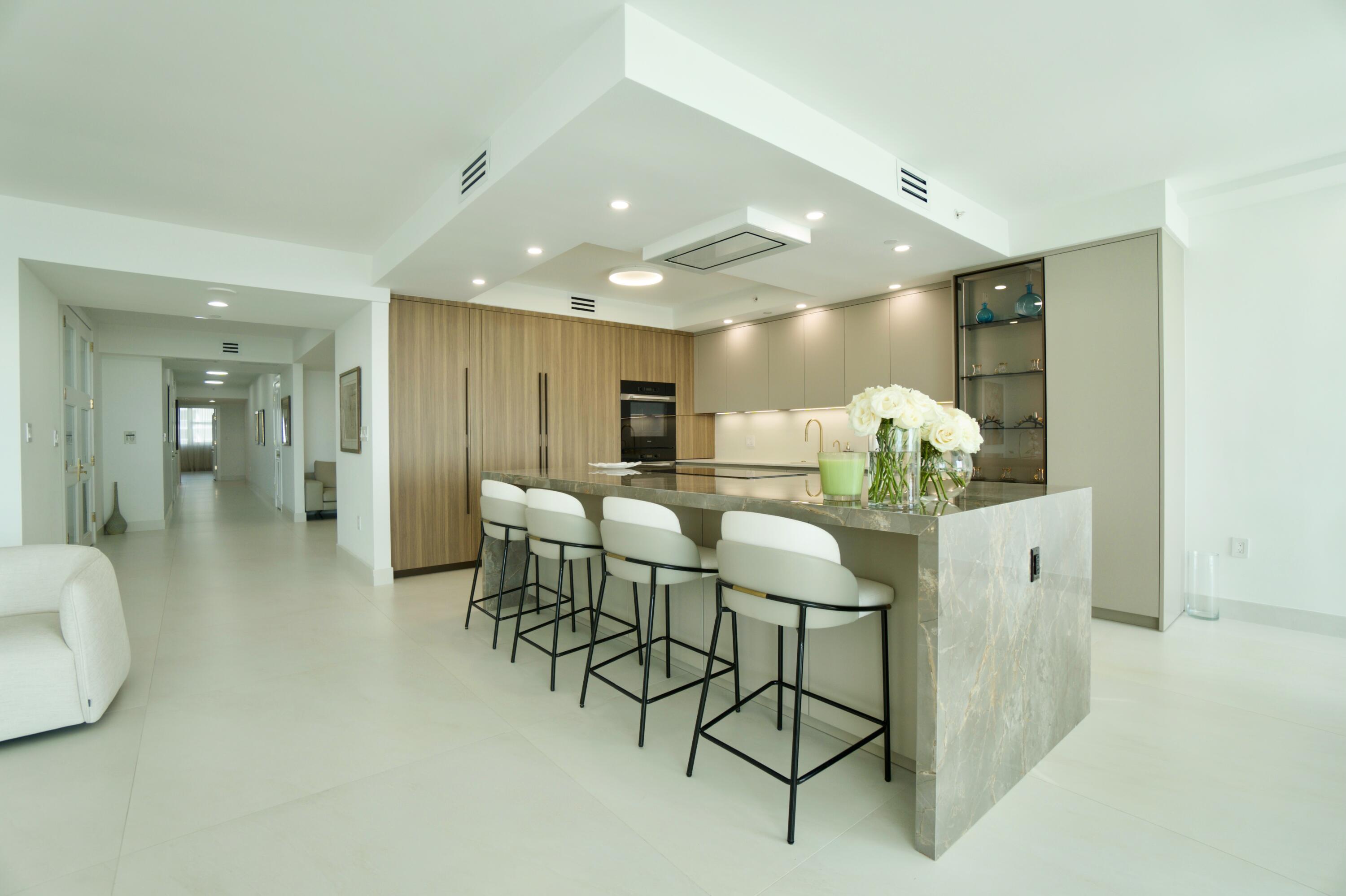 image Hamptons South Condo2