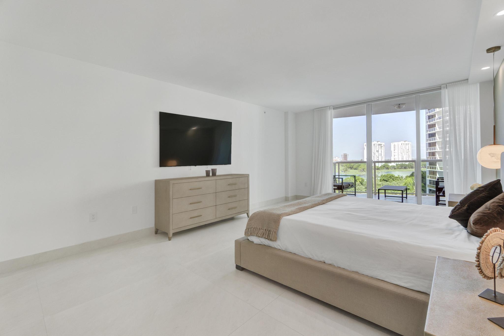image Hamptons South Condo37