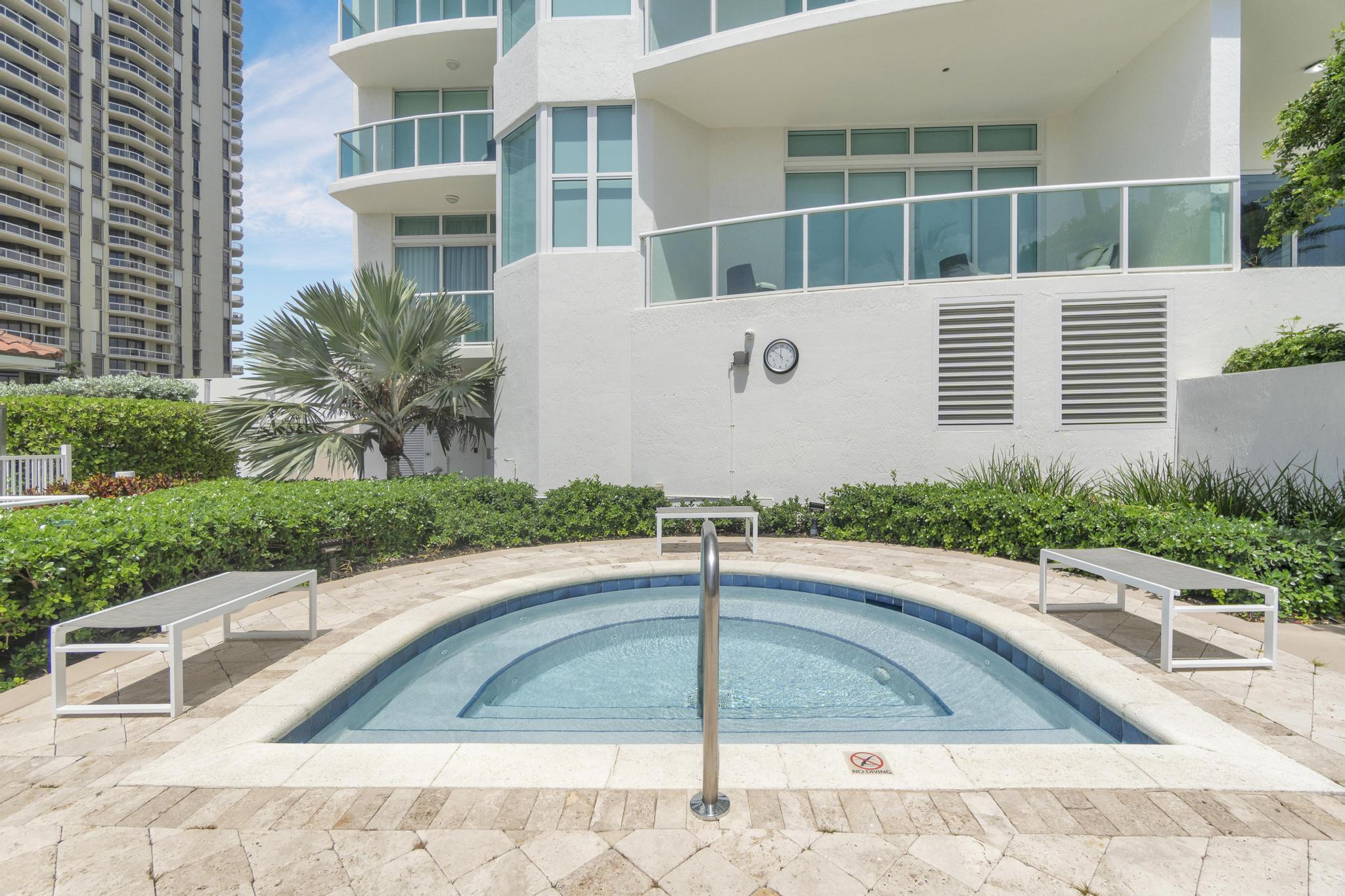 image Hamptons South Condo48
