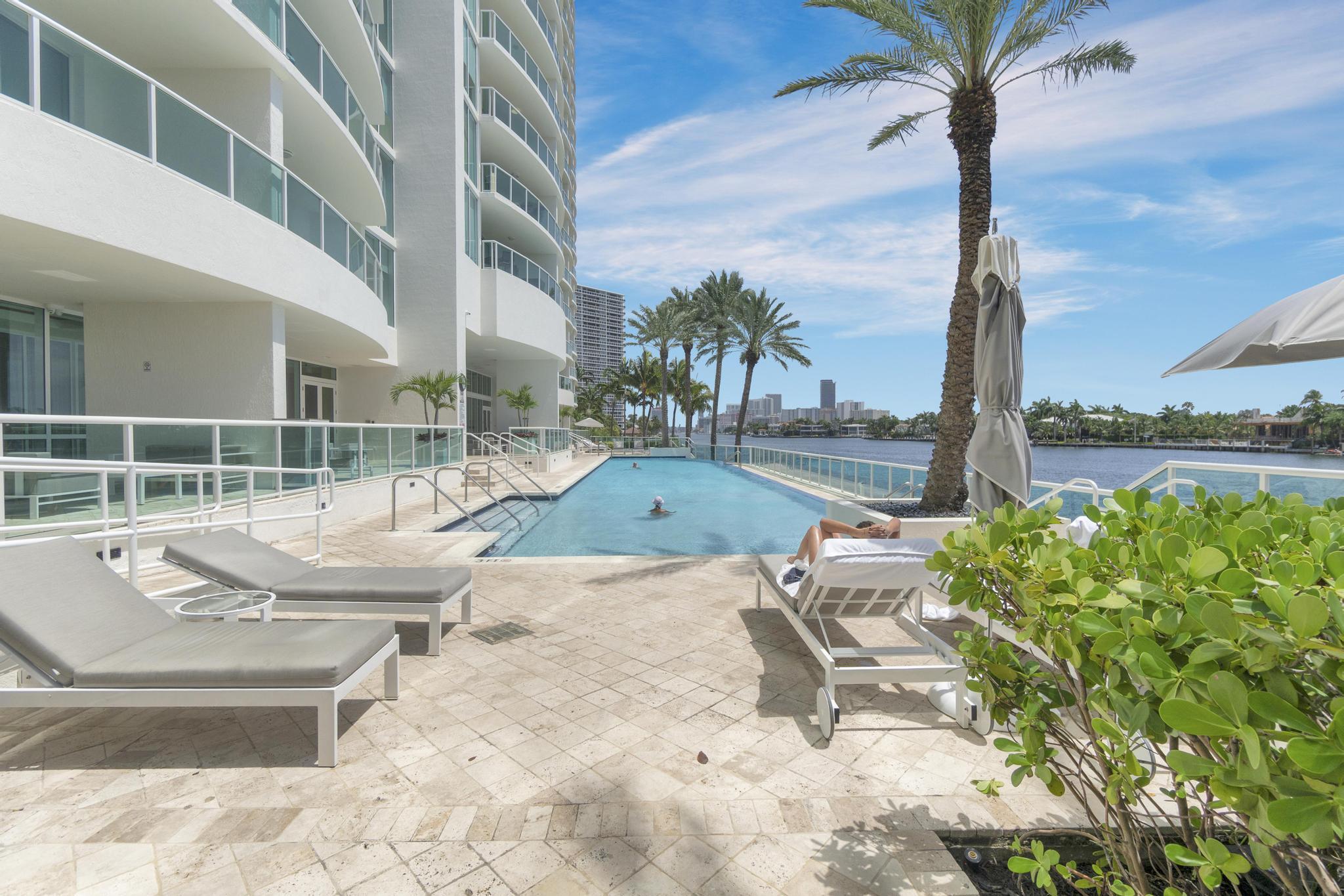 image Hamptons South Condo49