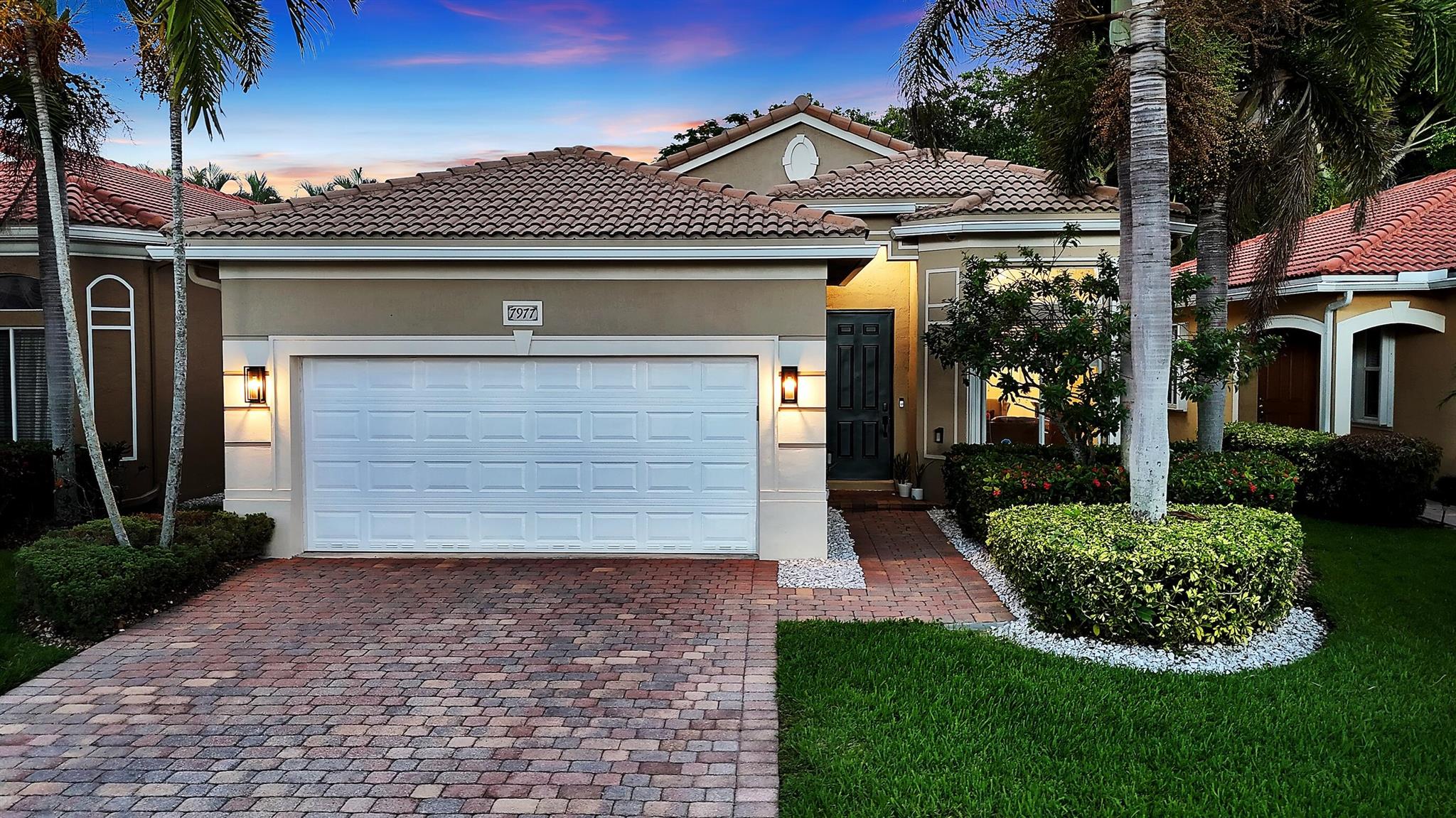 7977 Tangelo Dr