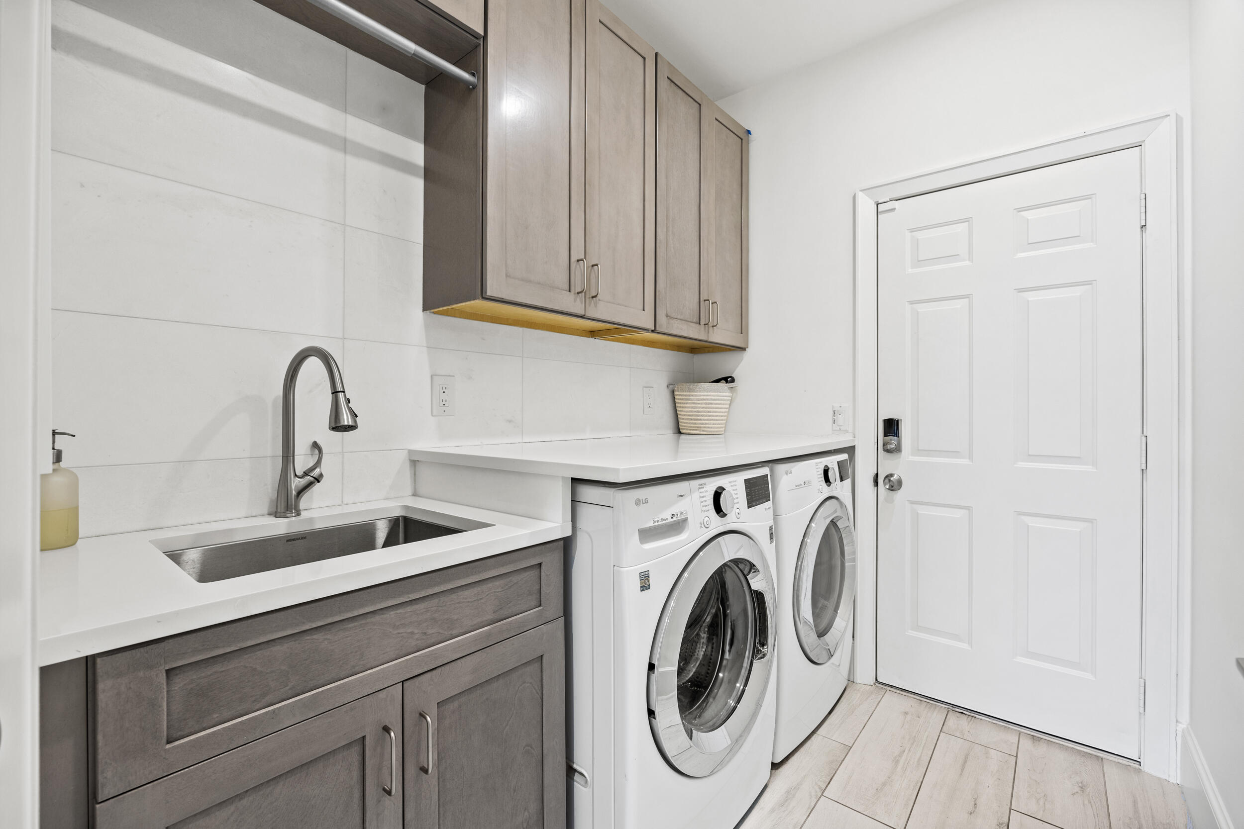 118 N Village Way Jupiter, FL 33458