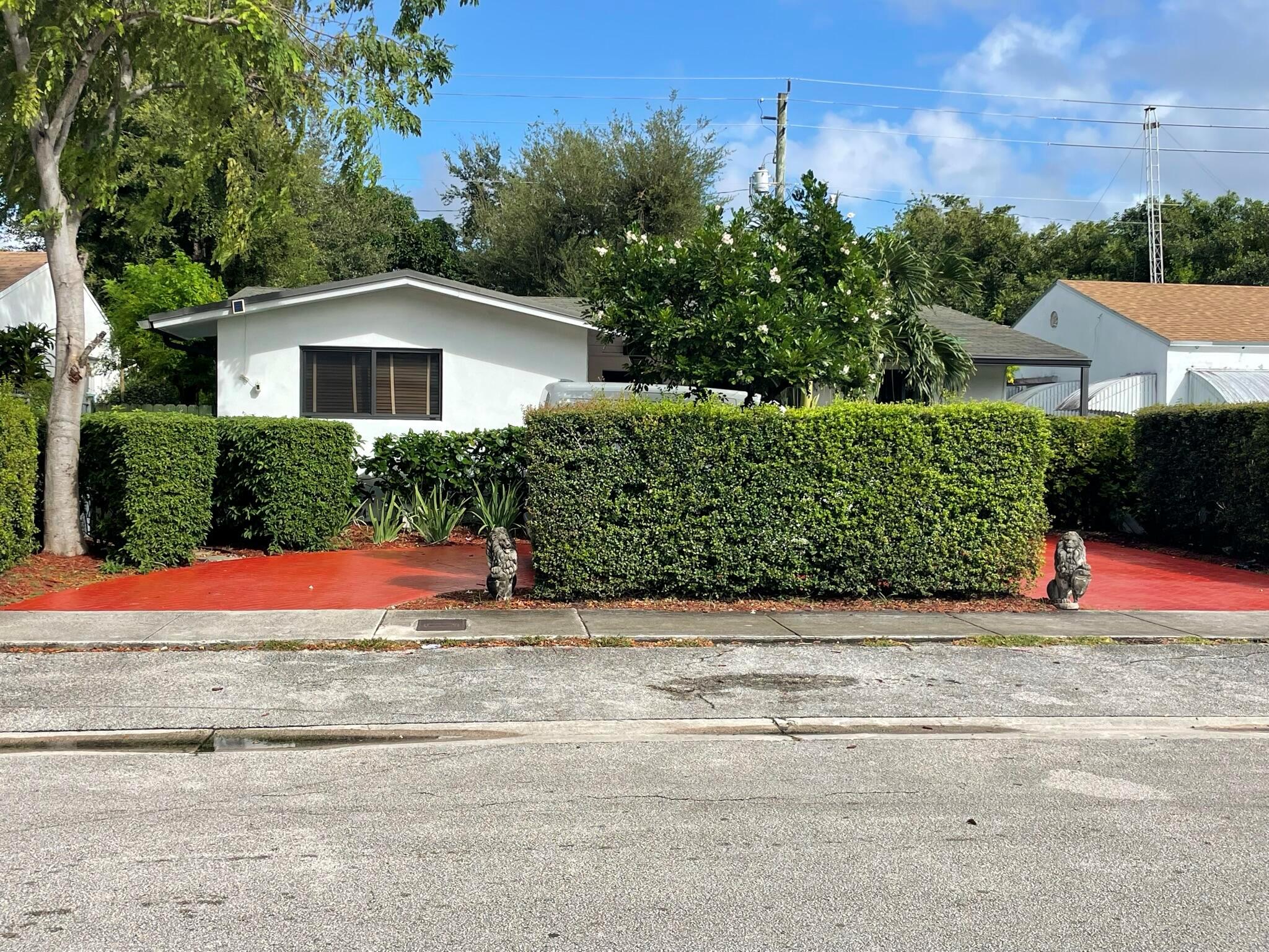 919 NW 47th Ter