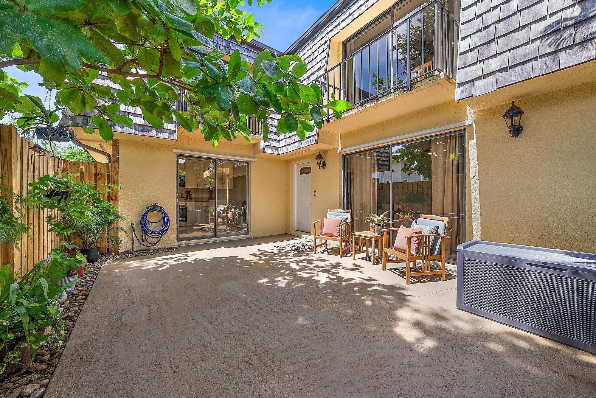 226 Lake Arbor Dr