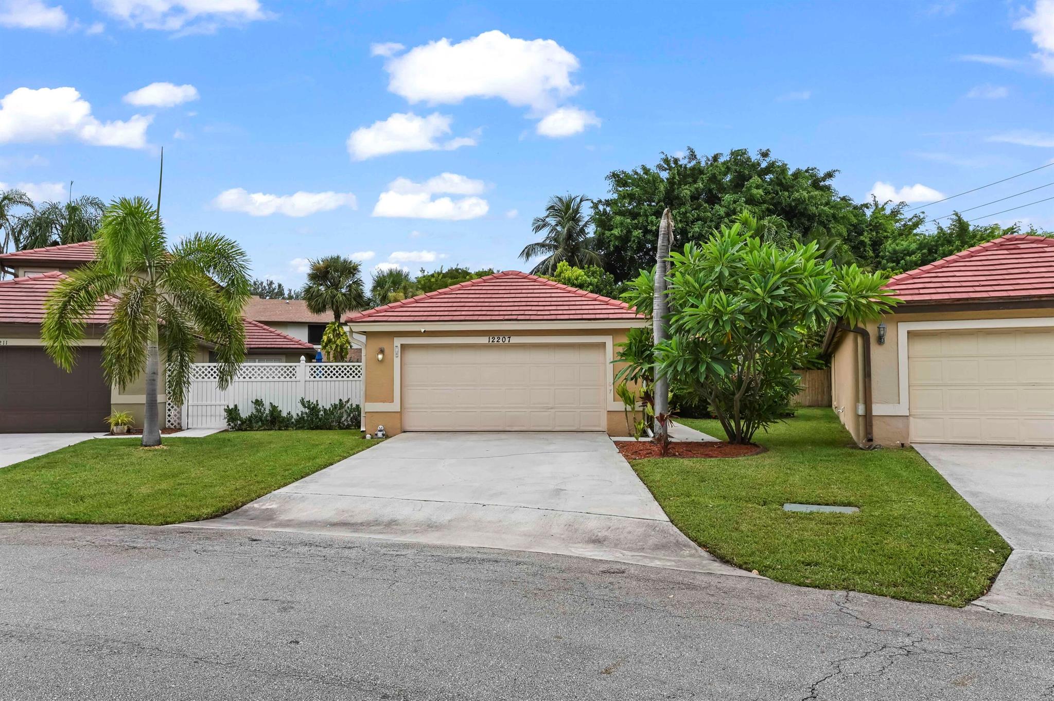 12207 Brisbane Ln