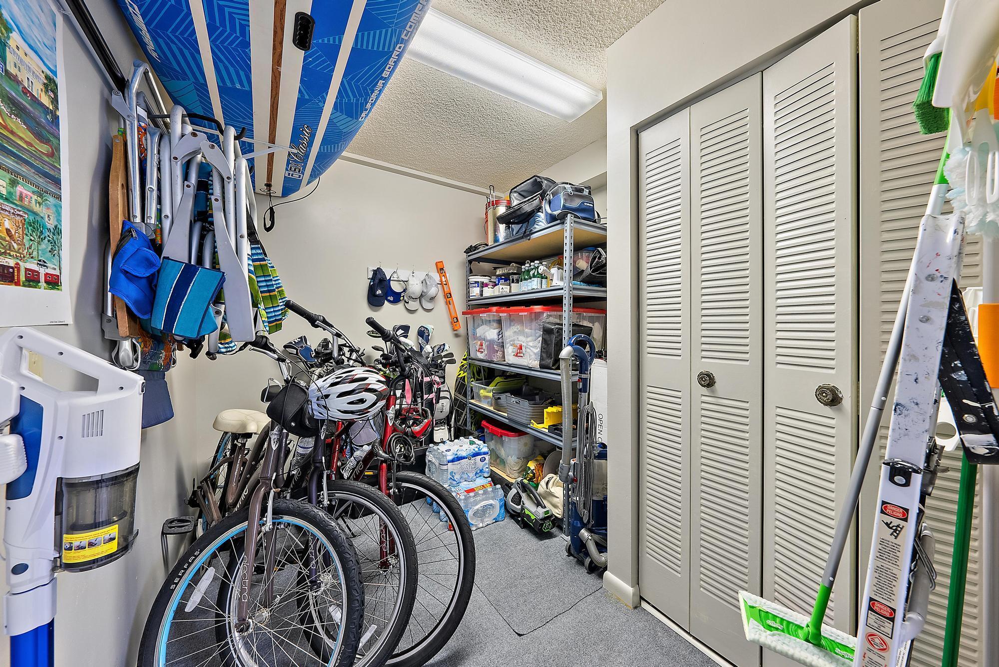 1201 Seafarer Cir #205 Jupiter, FL 33477