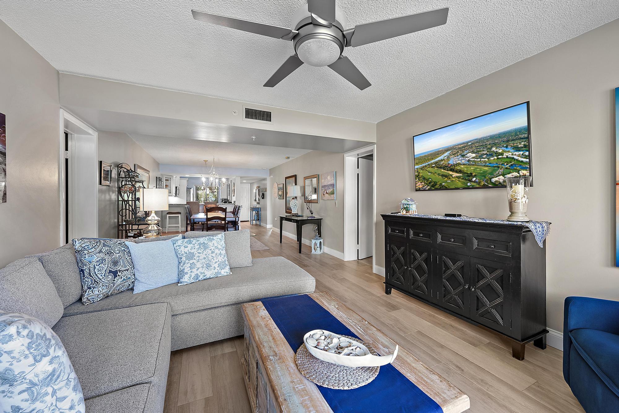 1201 Seafarer Cir #205 Jupiter, FL 33477