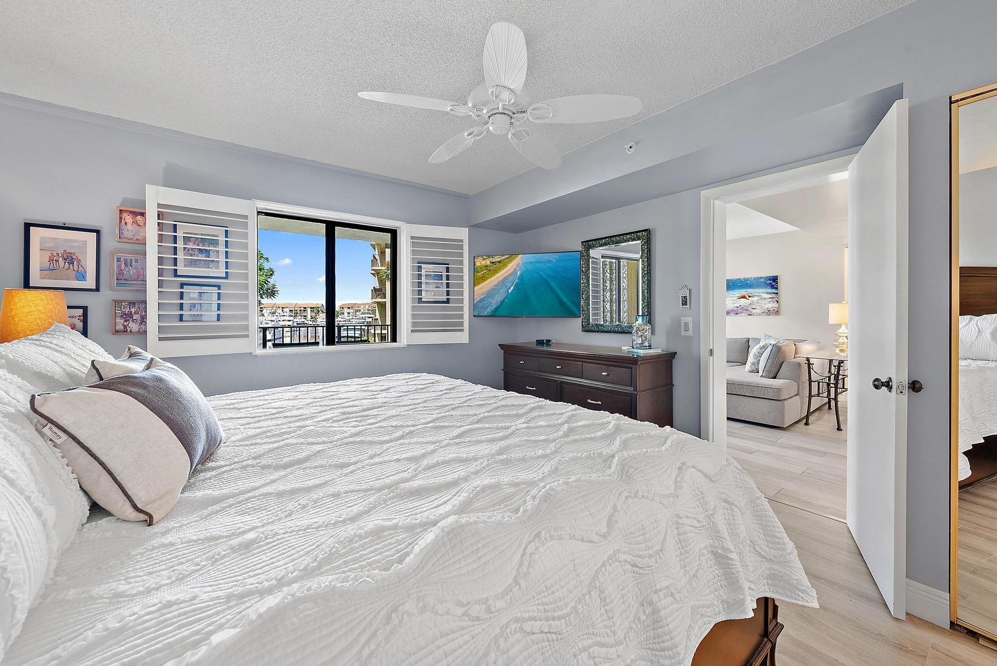 1201 Seafarer Cir #205 Jupiter, FL 33477