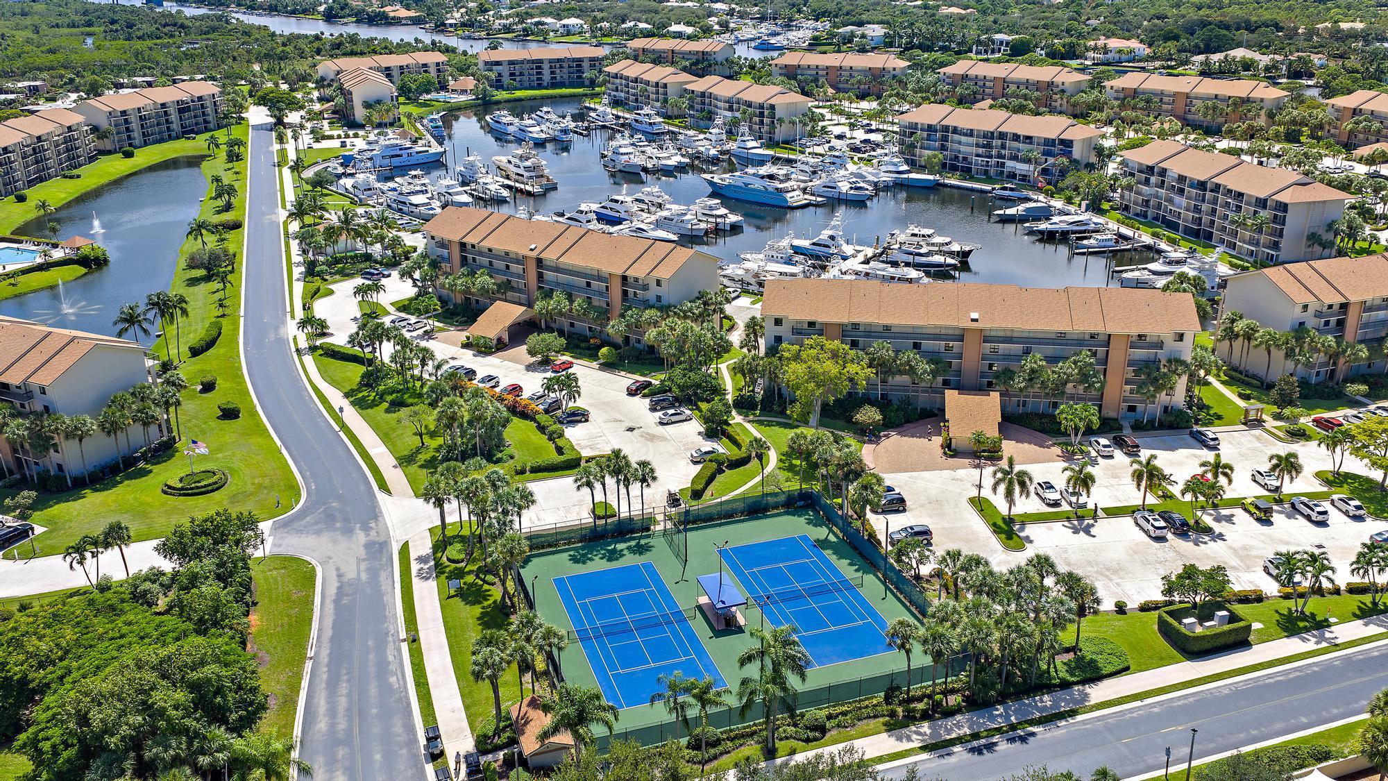 1201 Seafarer Cir #205 Jupiter, FL 33477