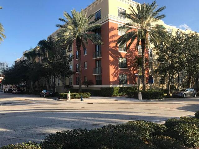 630 S Sapodilla Ave #114