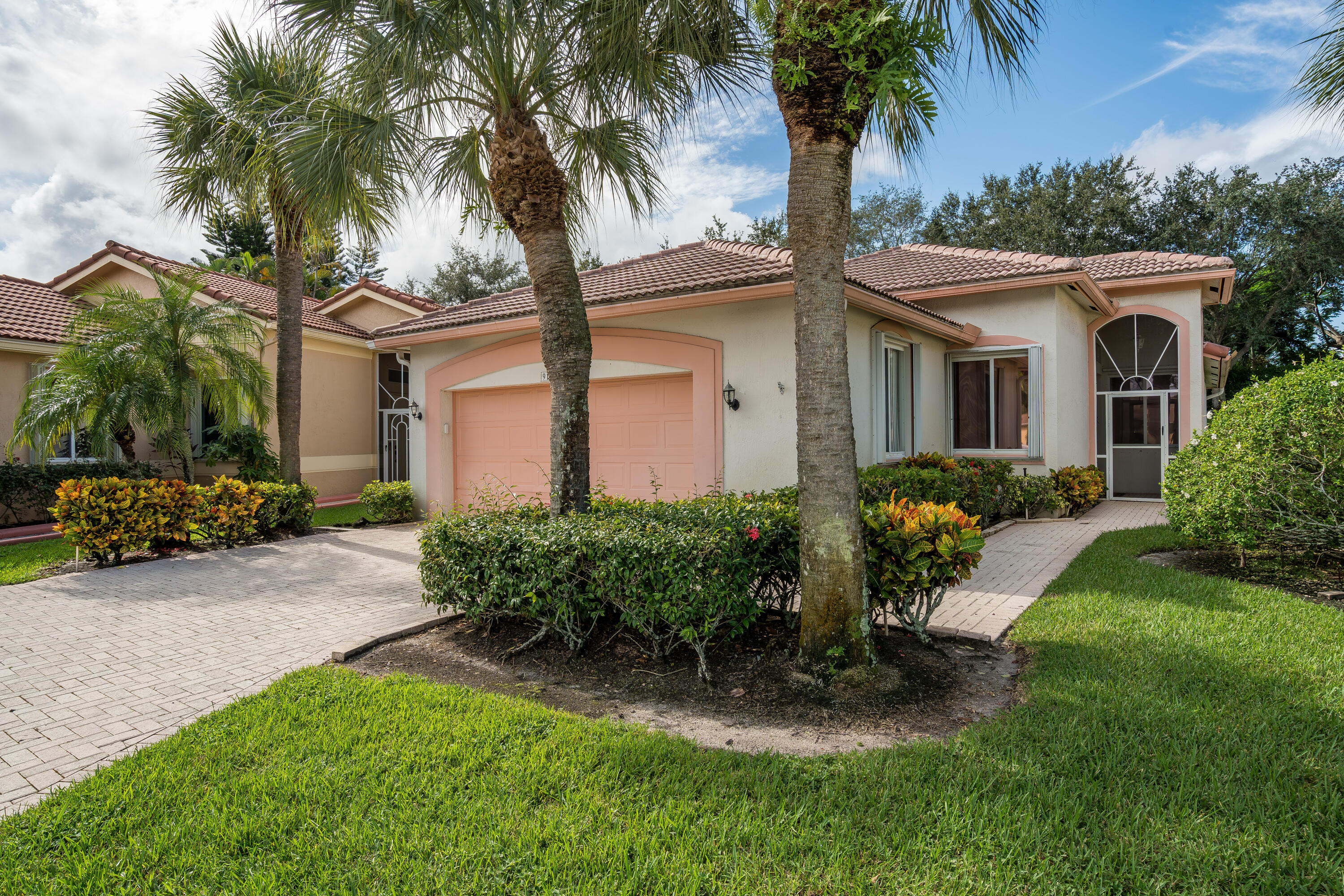 9160 Bay Pt Cir