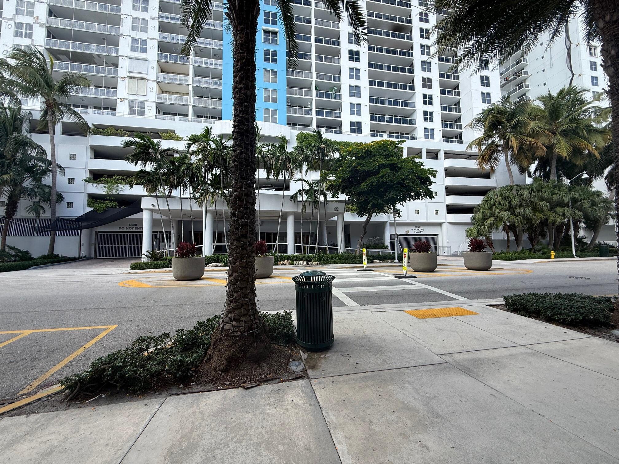 1800 Sunset Harbou Dr #6