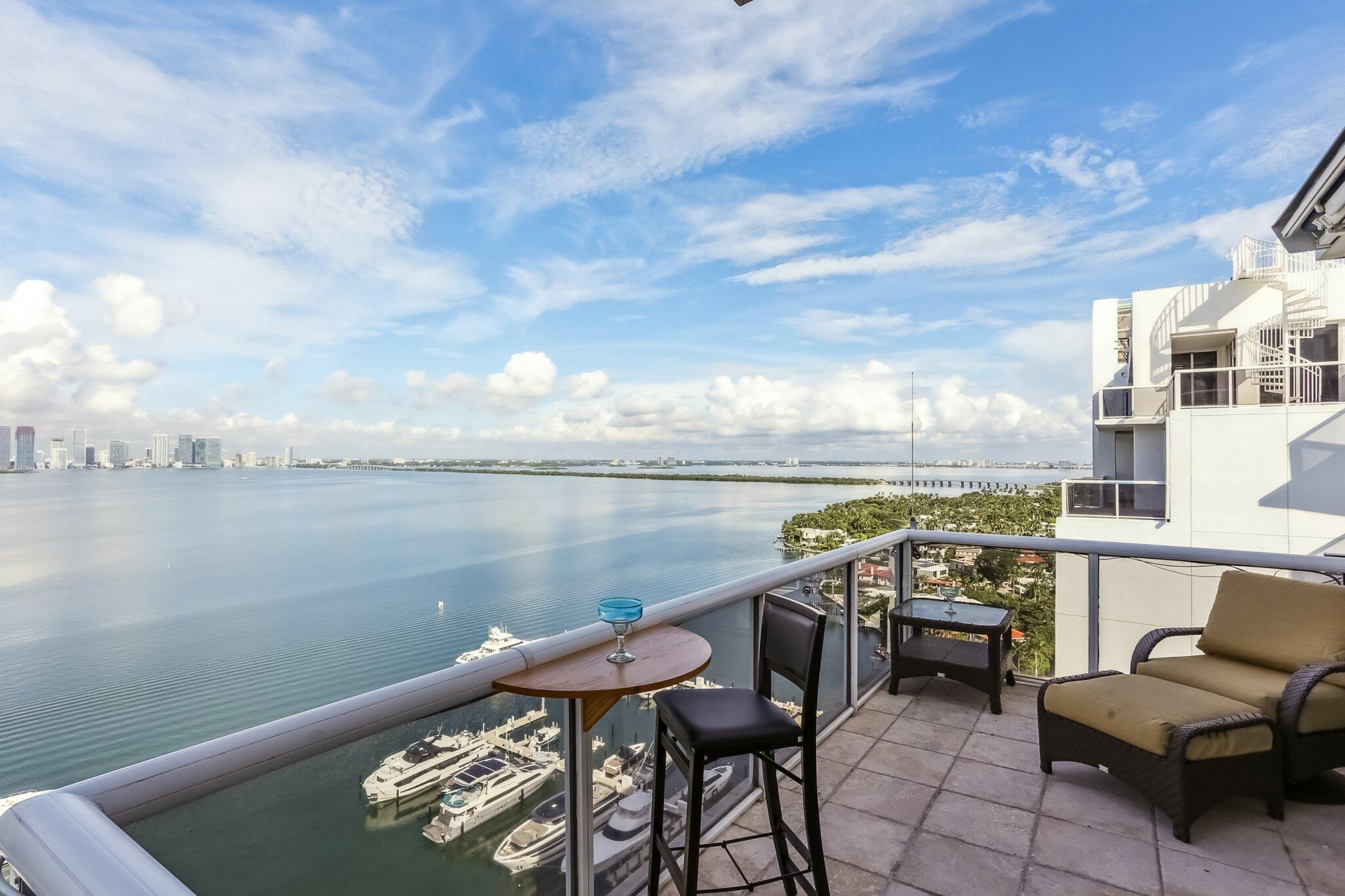 1800 Sunset Harbou Dr #6 Miami Beach, FL 33139