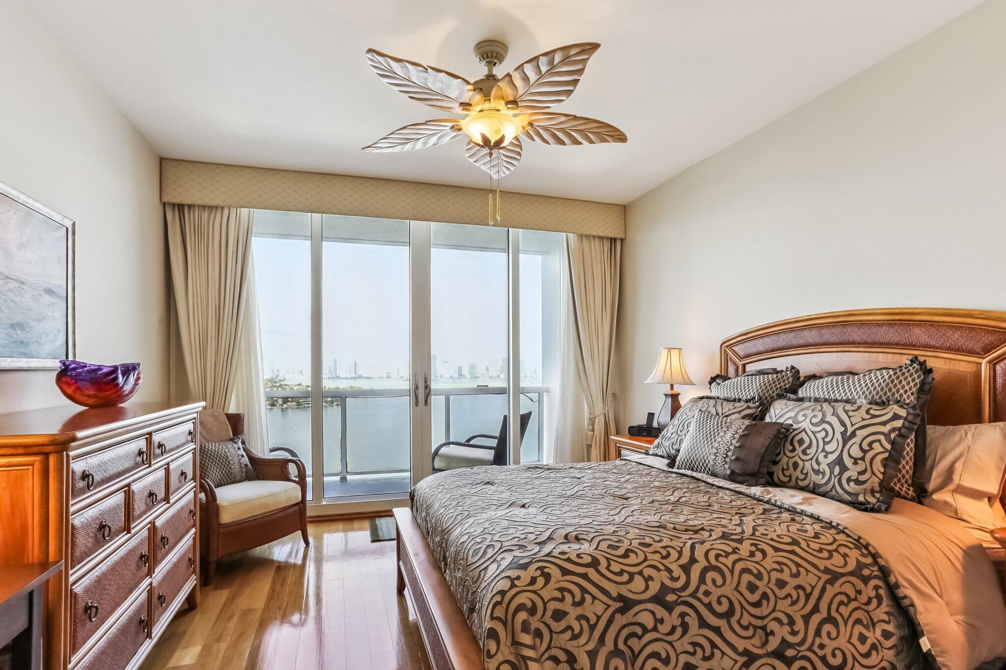 1800 Sunset Harbou Dr #6 Miami Beach, FL 33139