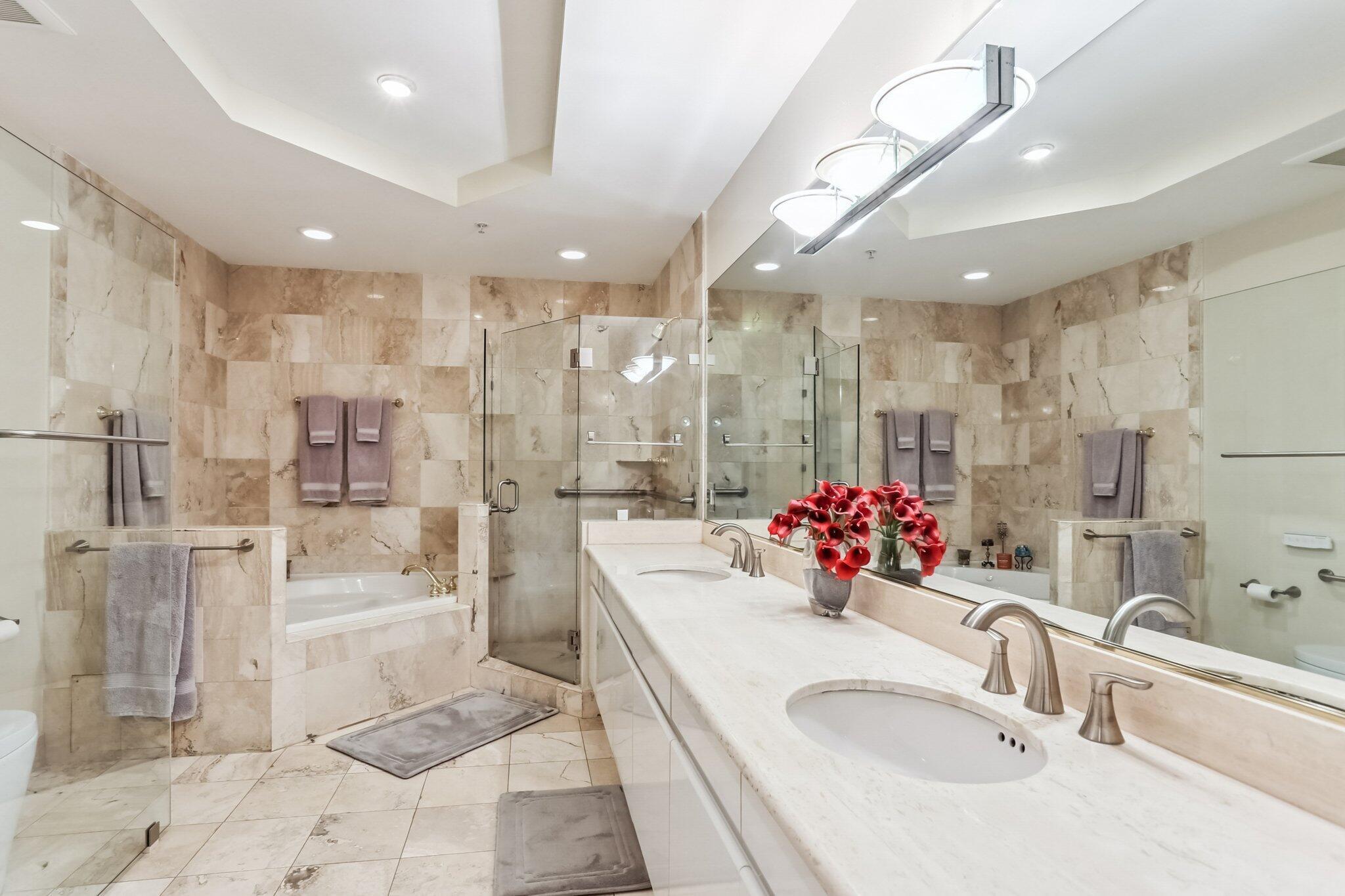 1800 Sunset Harbou Dr #6 Miami Beach, FL 33139