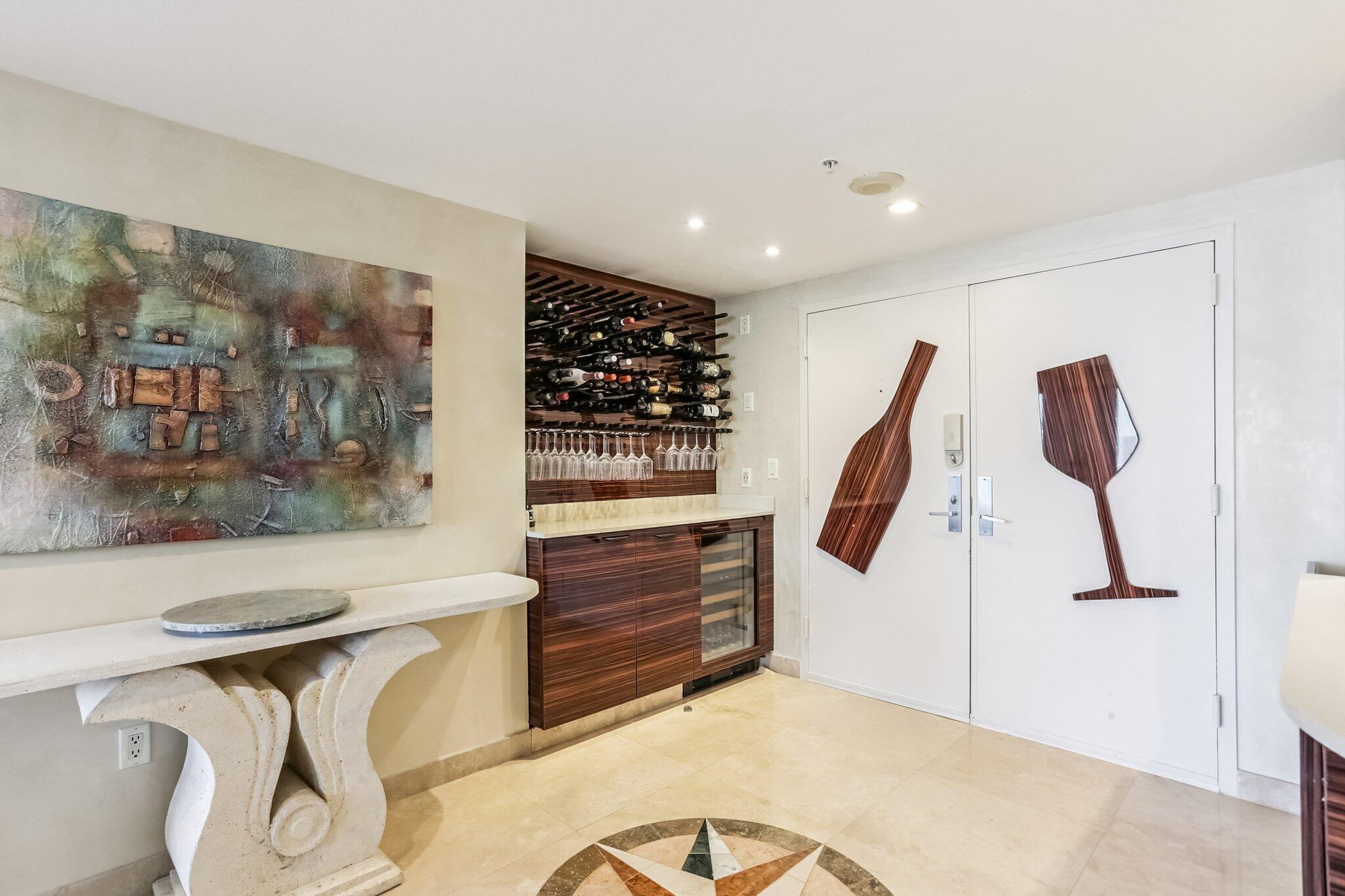 1800 Sunset Harbou Dr #6 Miami Beach, FL 33139