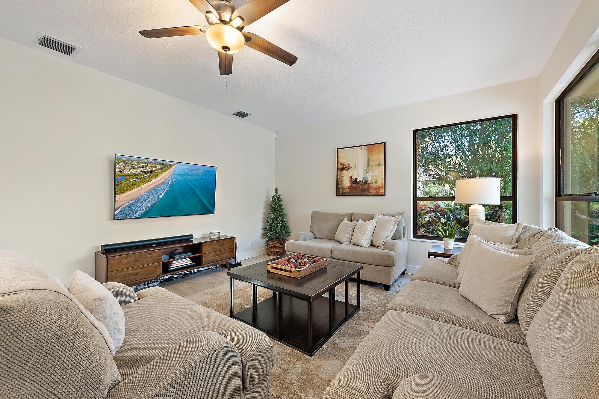 495 Pelican Ln Jupiter, FL 33458