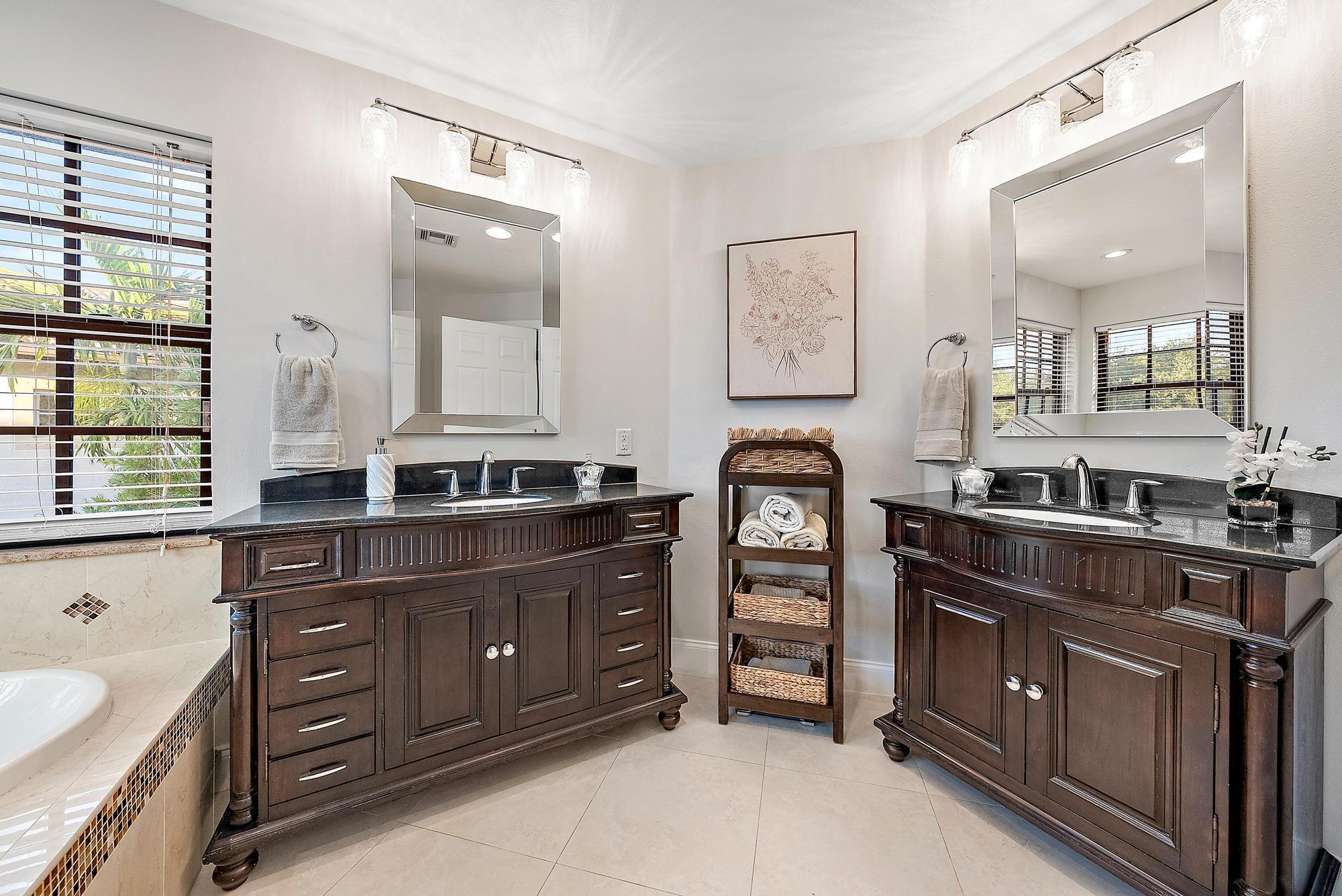 495 Pelican Ln Jupiter, FL 33458