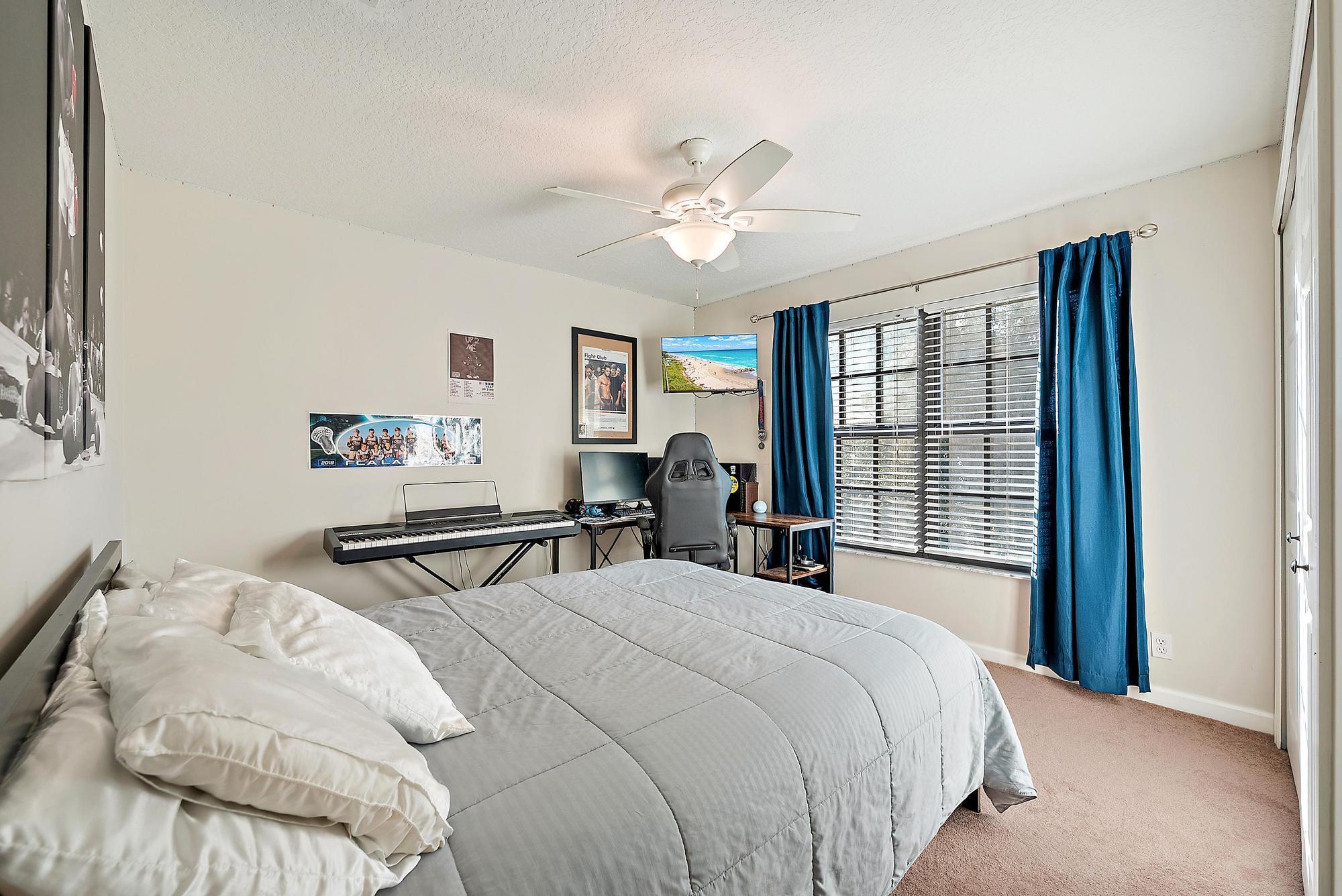 495 Pelican Ln Jupiter, FL 33458