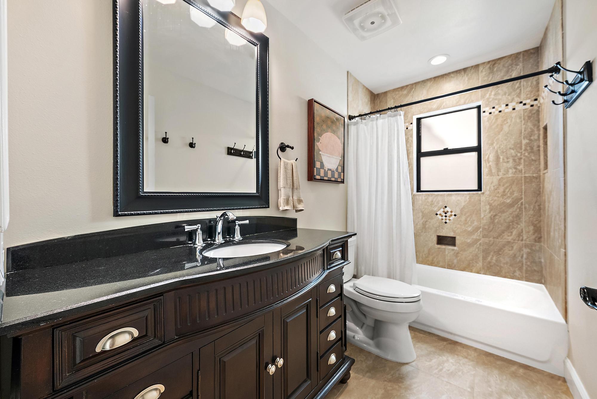 495 Pelican Ln Jupiter, FL 33458