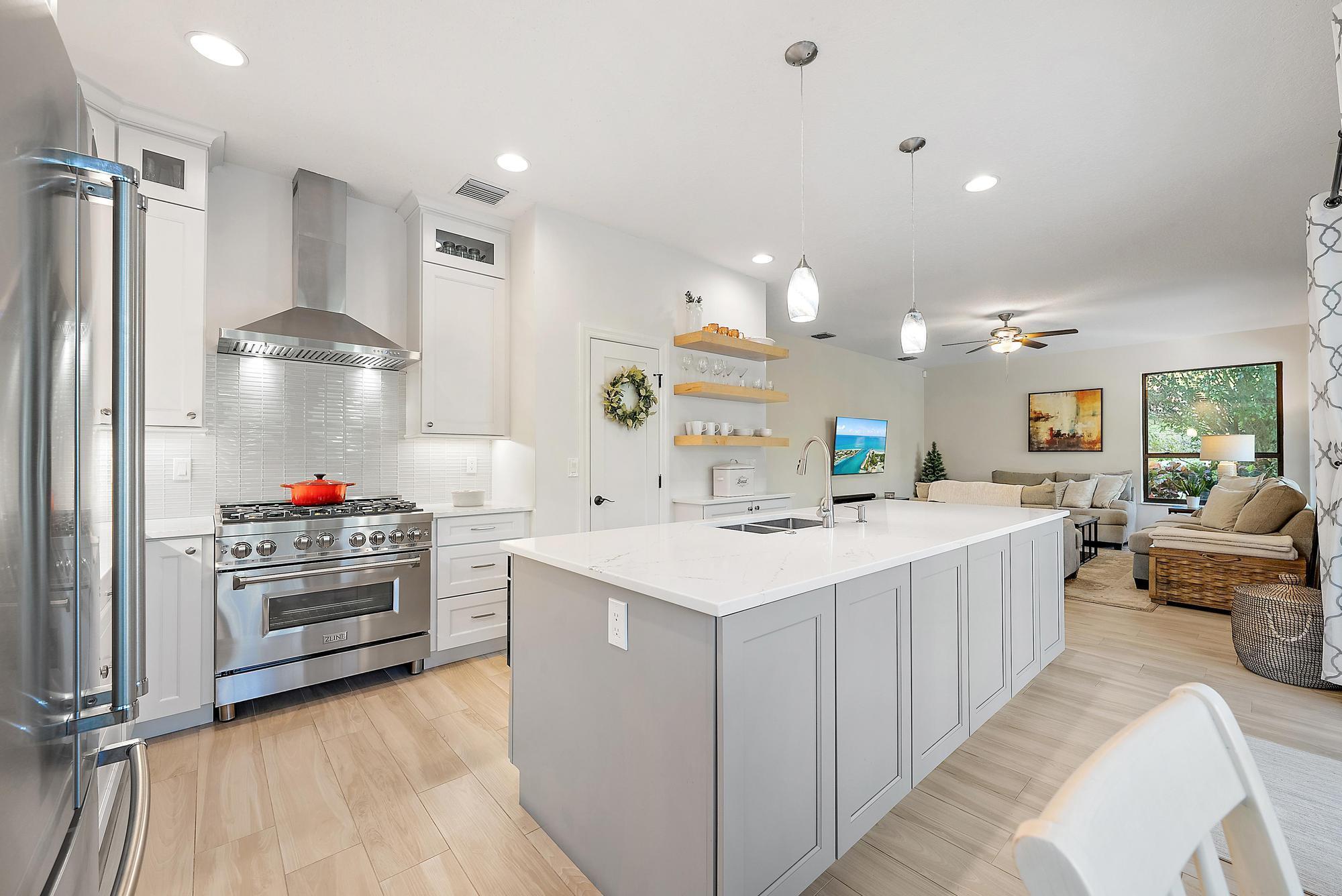 495 Pelican Ln Jupiter, FL 33458