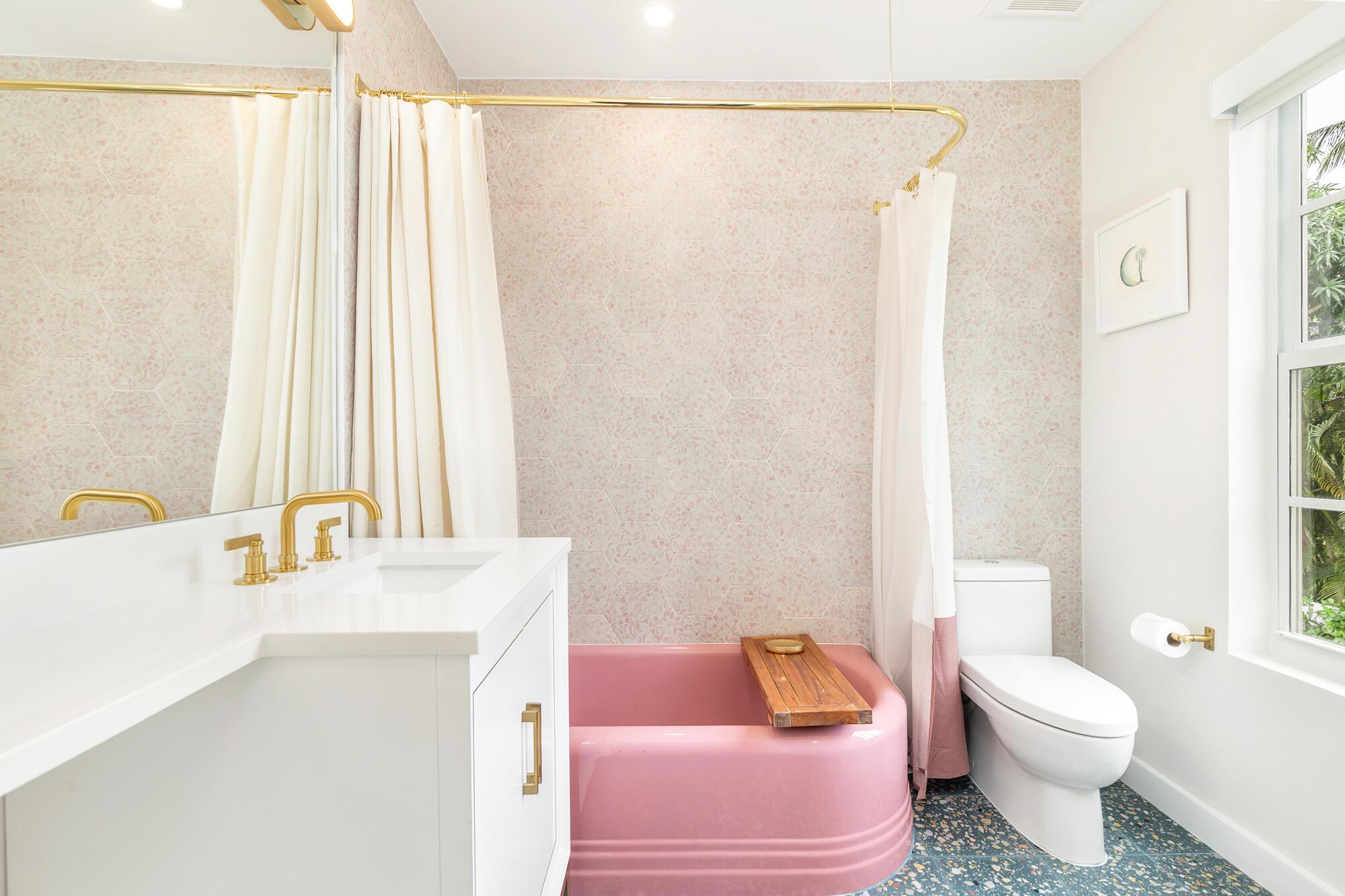 256/262 Cordova Rd West Palm Beach, FL 33401