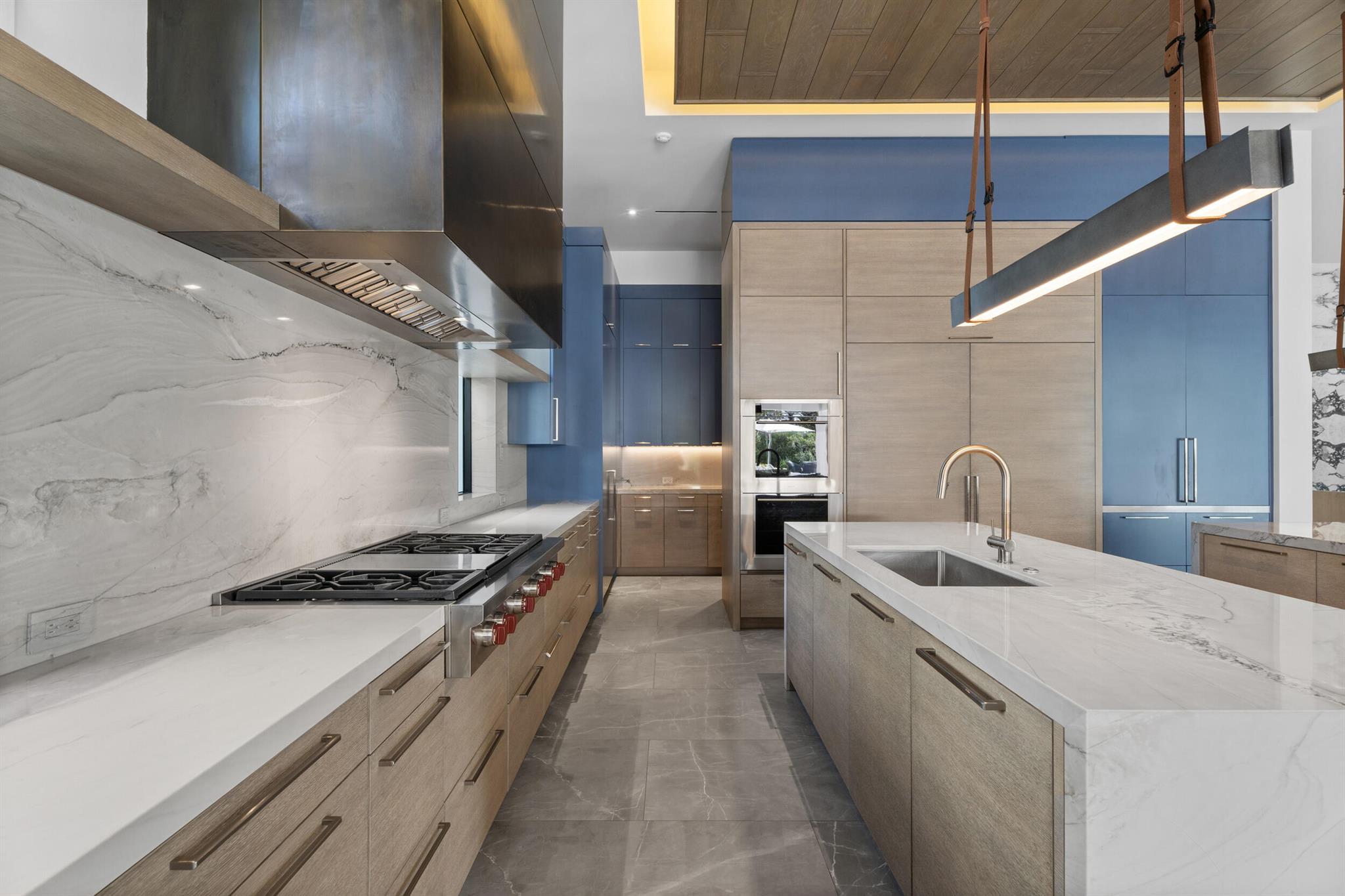 210 Bears Clb Dr Jupiter, FL 33477