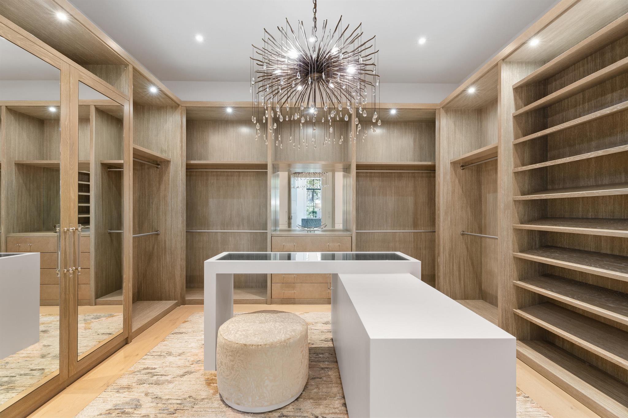 210 Bears Clb Dr Jupiter, FL 33477