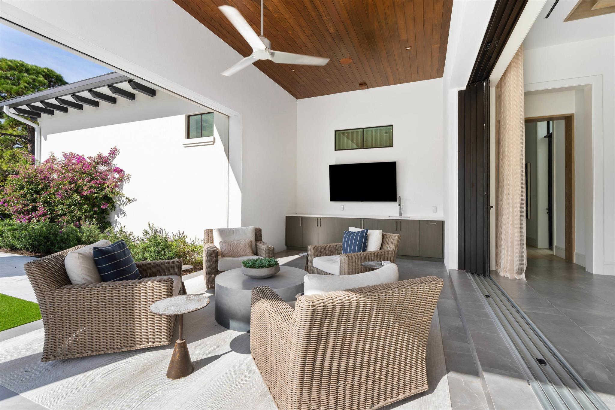 210 Bears Clb Dr Jupiter, FL 33477