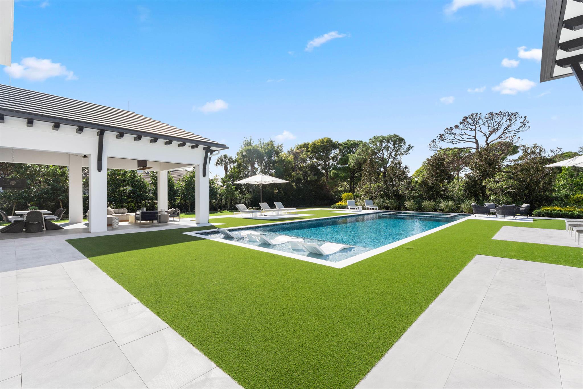 210 Bears Clb Dr Jupiter, FL 33477