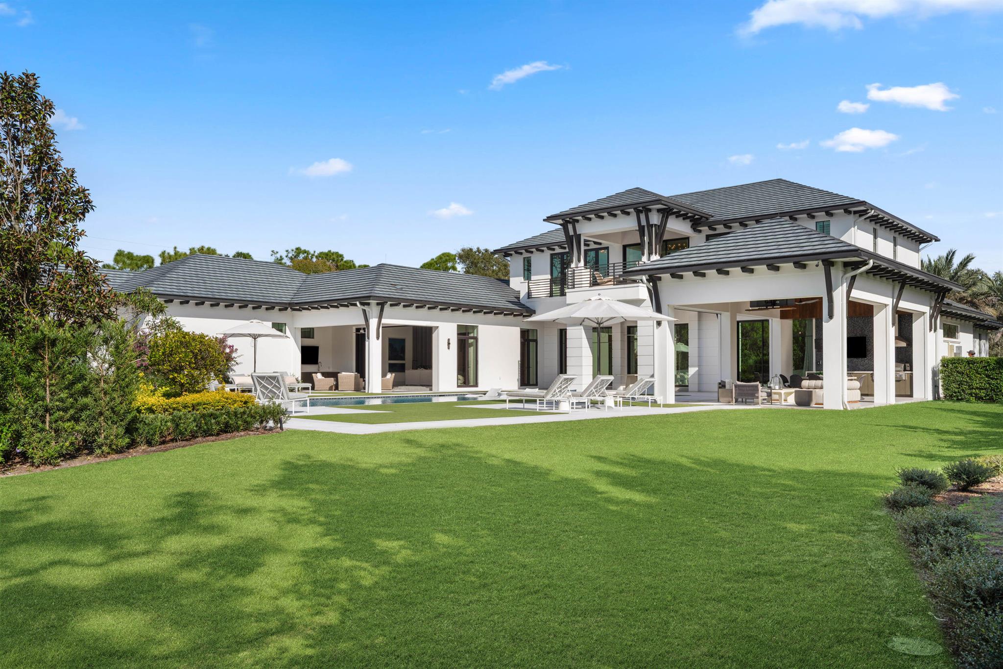 210 Bears Clb Dr Jupiter, FL 33477