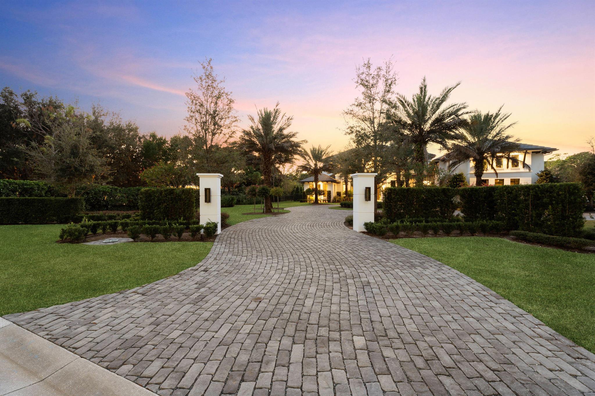 210 Bears Clb Dr Jupiter, FL 33477