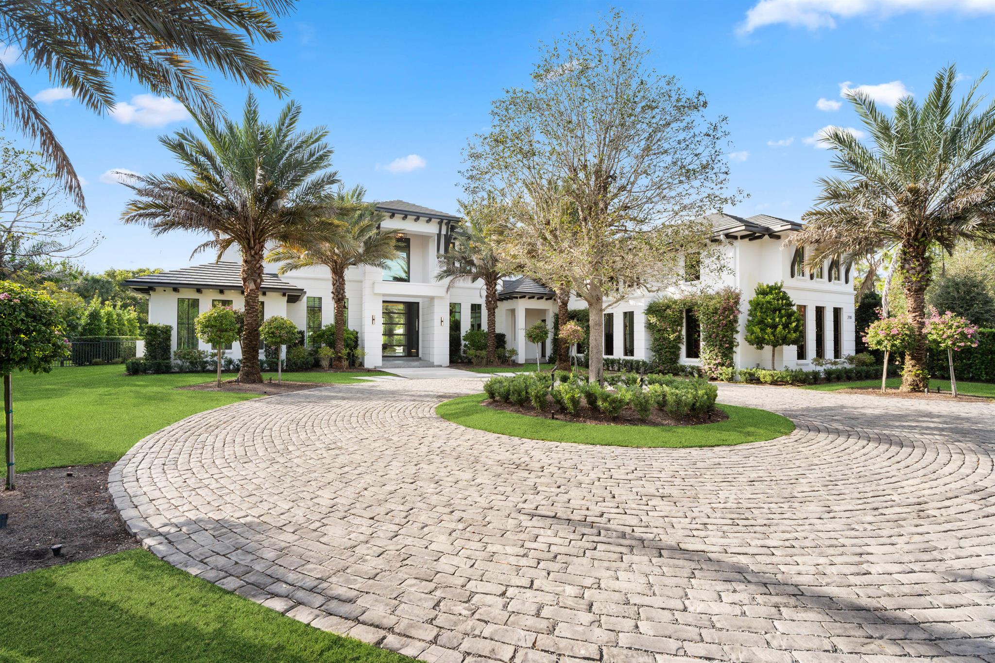 210 Bears Clb Dr Jupiter, FL 33477