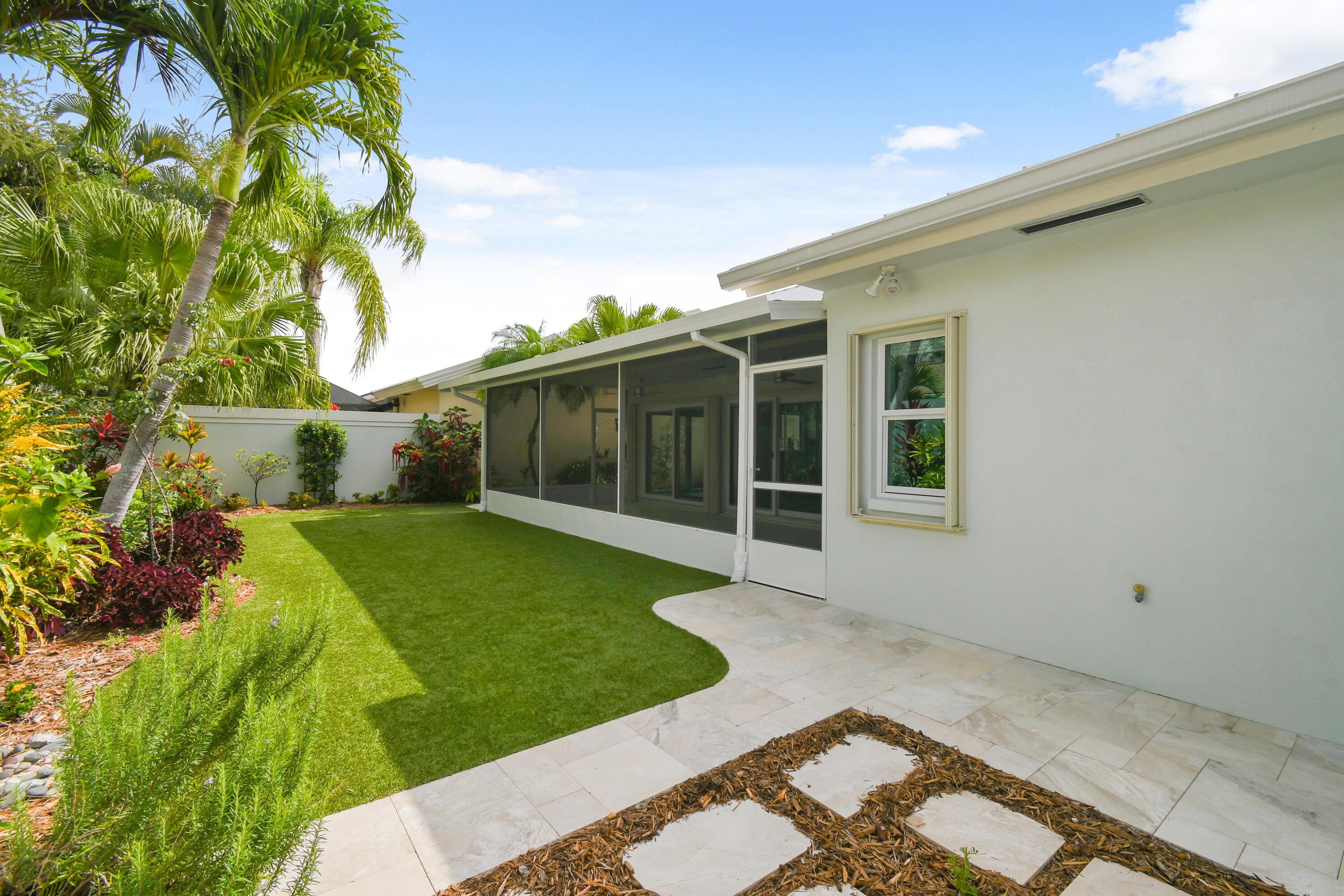 438 River Edge Jupiter, FL 33477