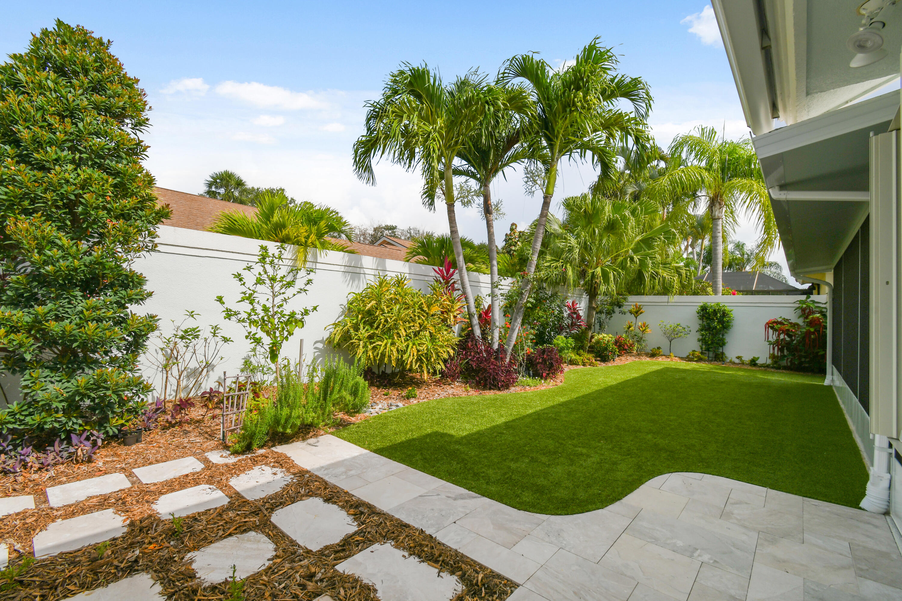 438 River Edge Jupiter, FL 33477