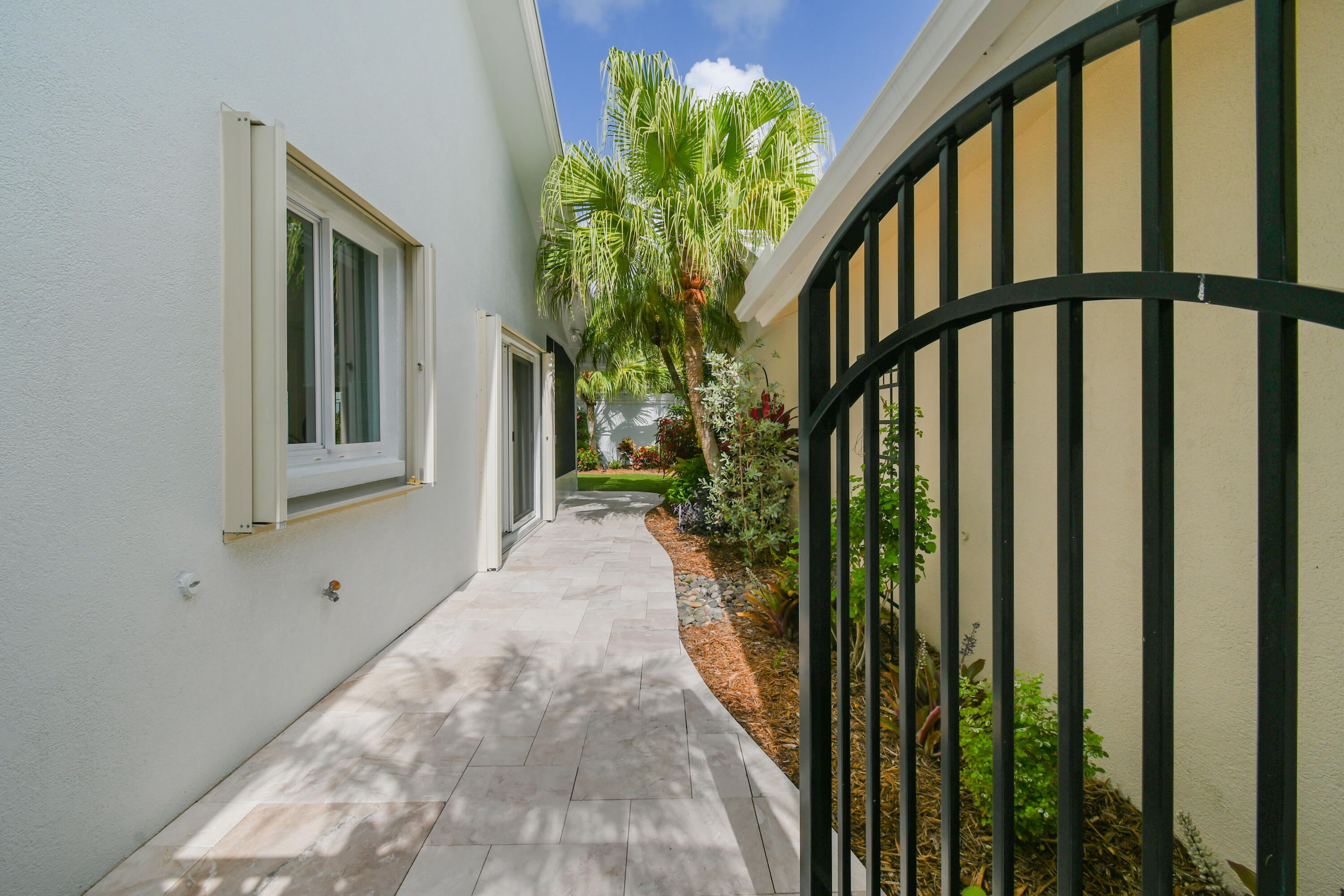438 River Edge Jupiter, FL 33477