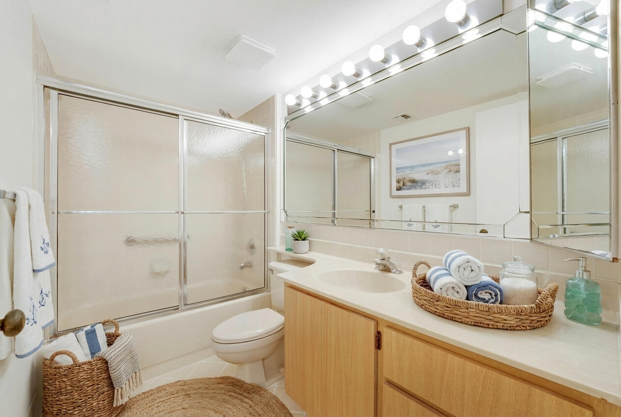 1001 Seafarer #305 Jupiter, FL 33477