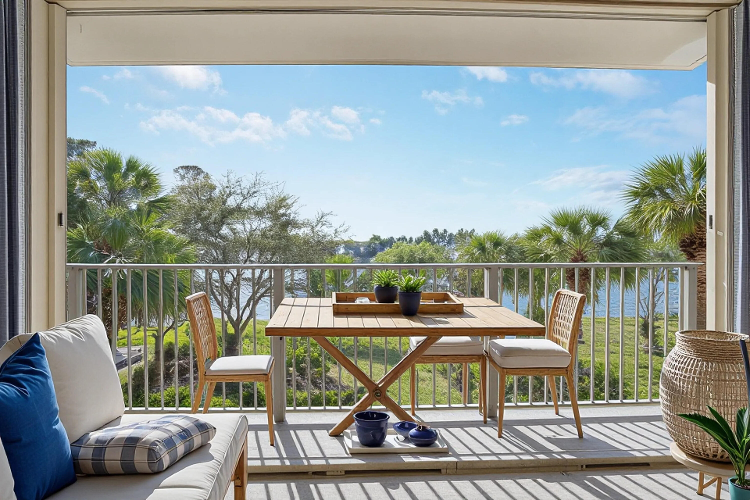 1001 Seafarer #305 Jupiter, FL 33477