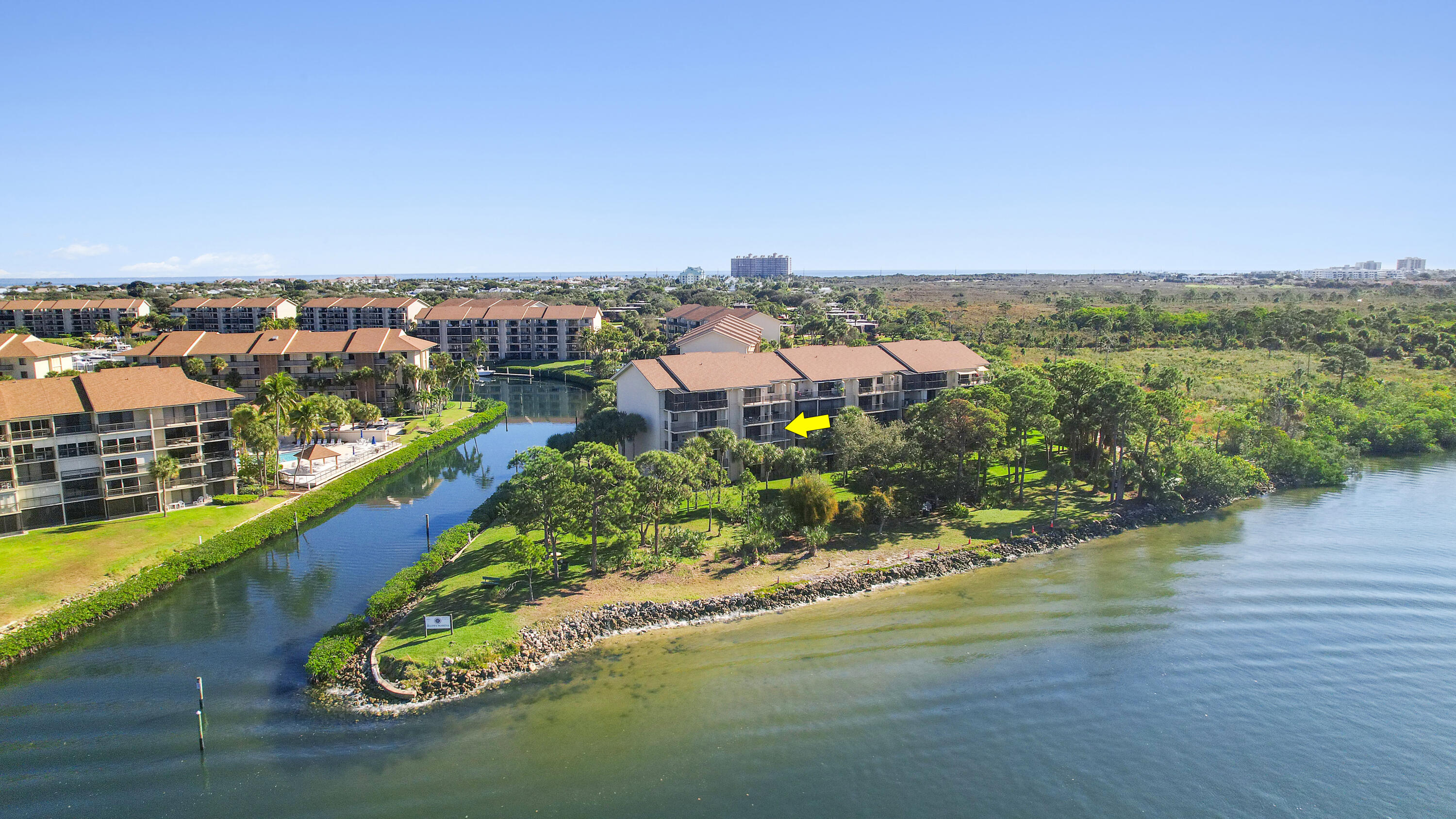 1001 Seafarer #305 Jupiter, FL 33477