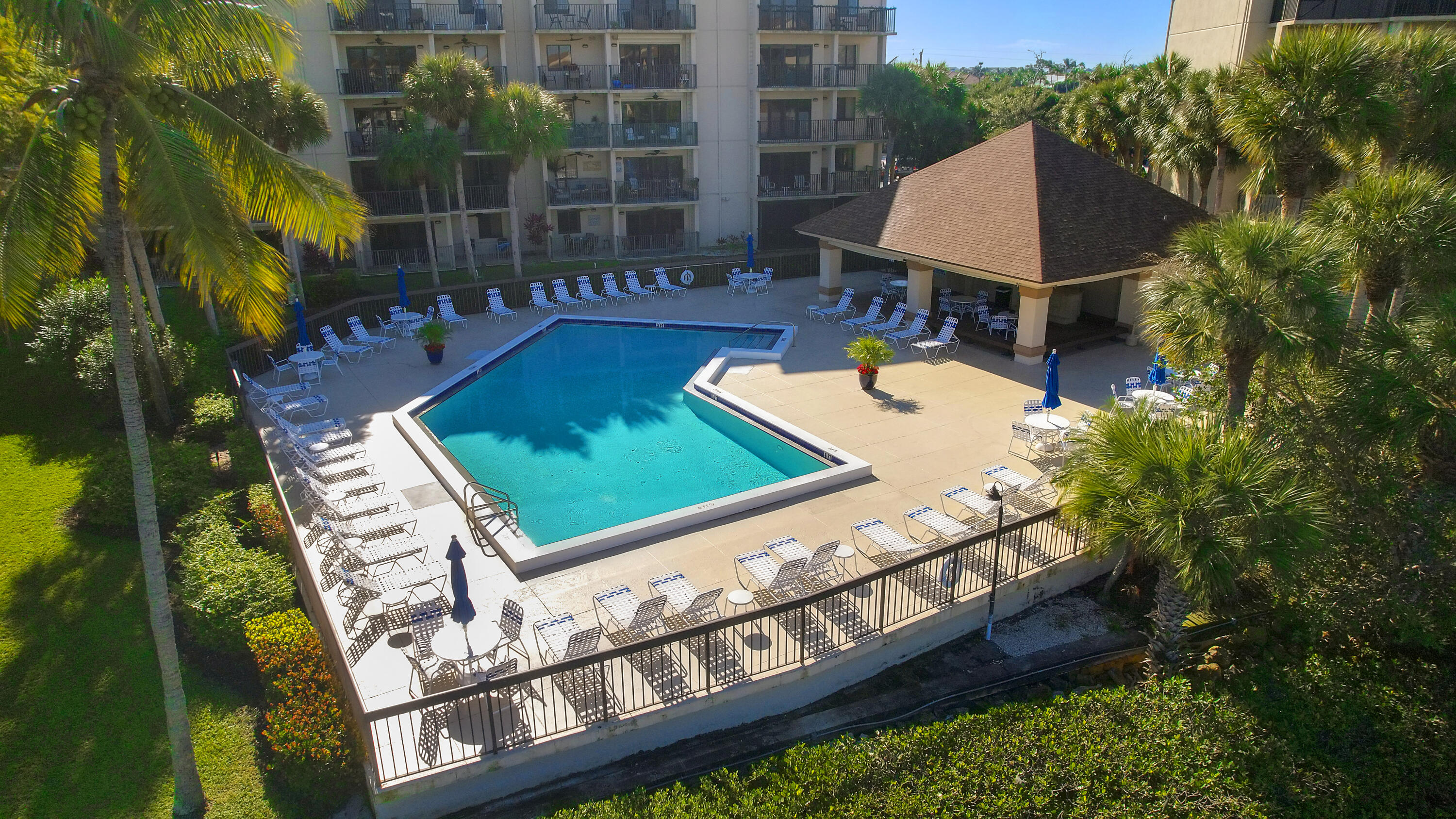 1001 Seafarer #305 Jupiter, FL 33477