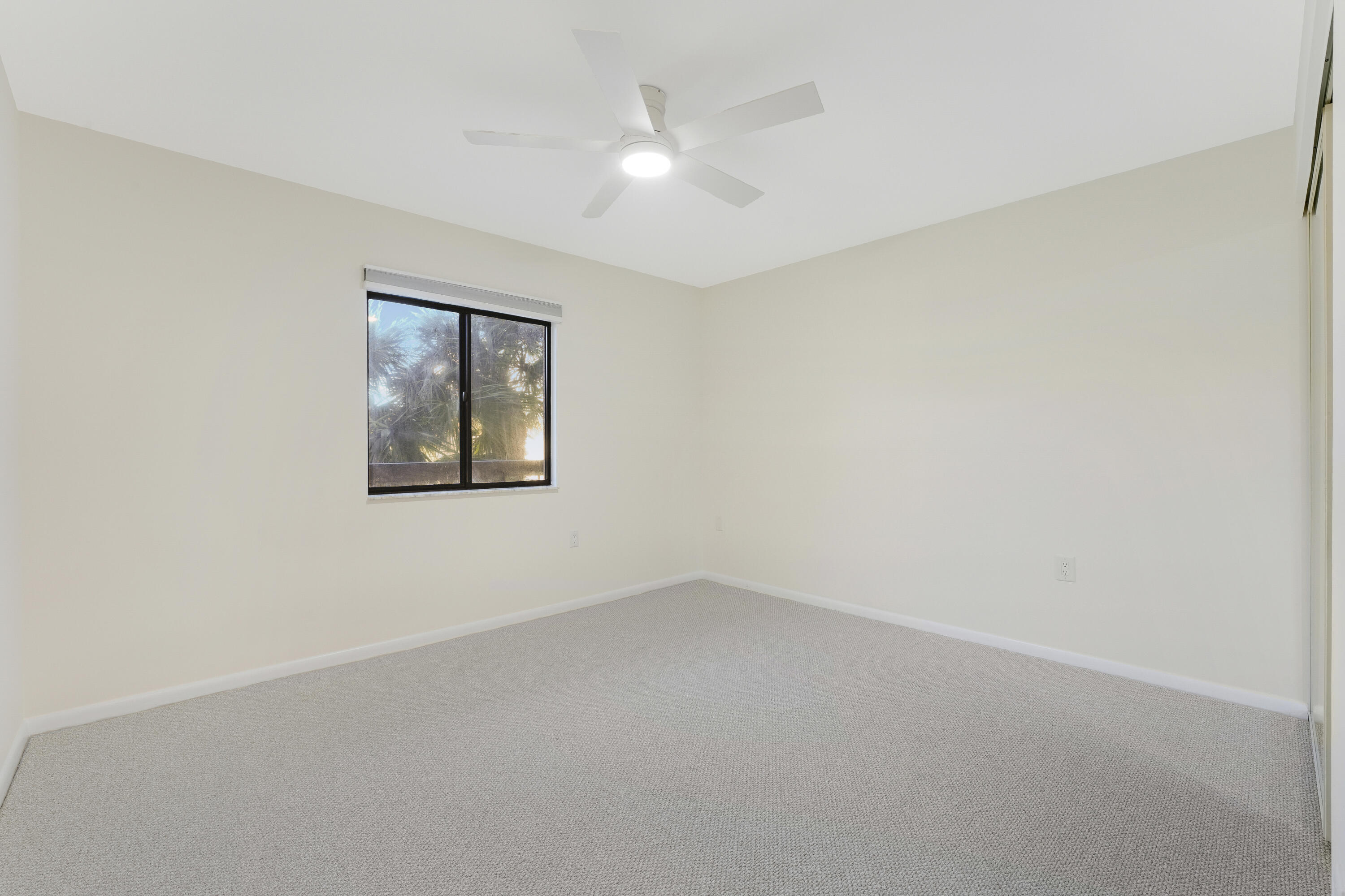 1001 Seafarer #305 Jupiter, FL 33477