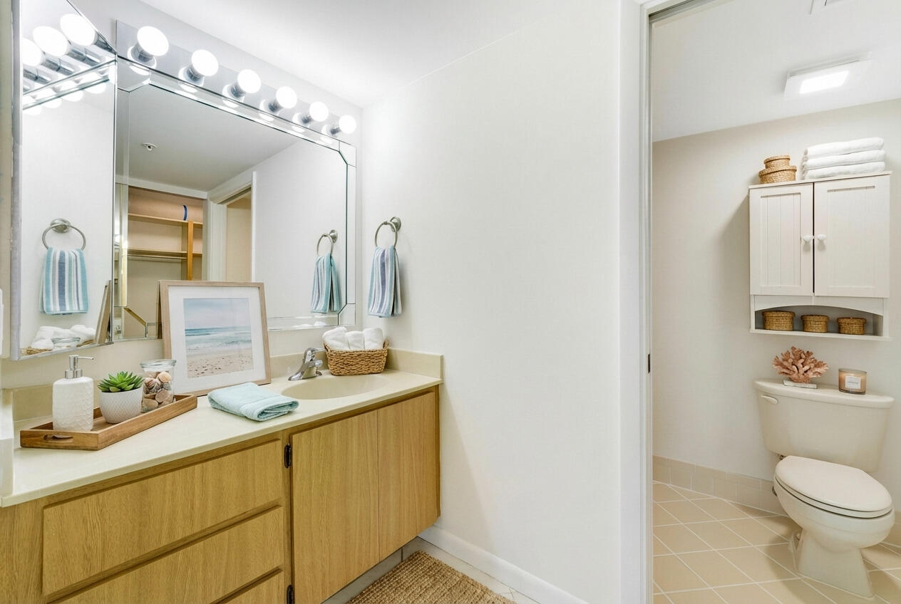 1001 Seafarer #305 Jupiter, FL 33477