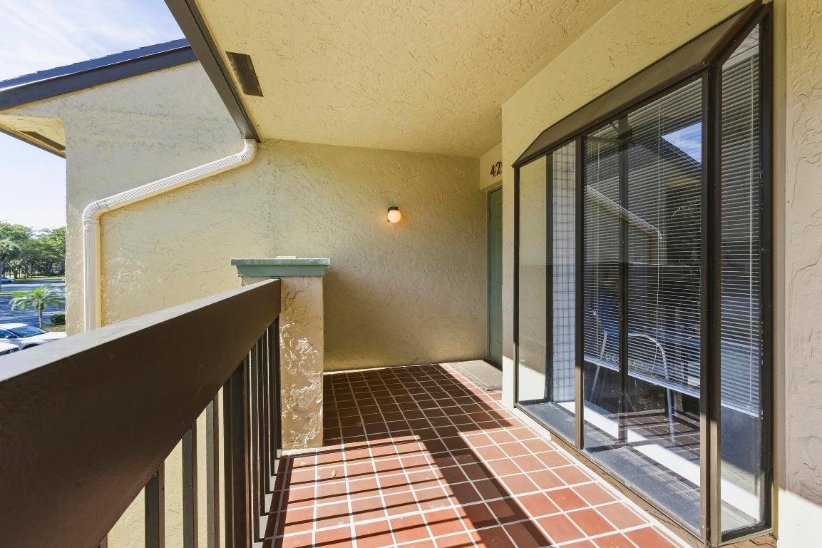 5121 Oak Hl #423 Delray Beach, FL 33484